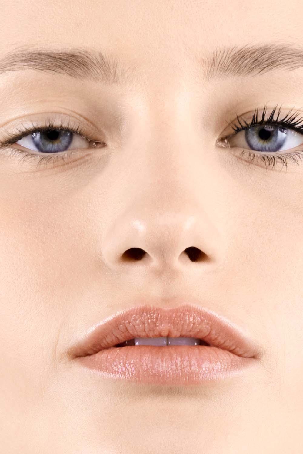 מסקרה שחורה VOLUME EFFET FAUX CILS  גוון 01 למראה ריסים ארוכים - Image 4