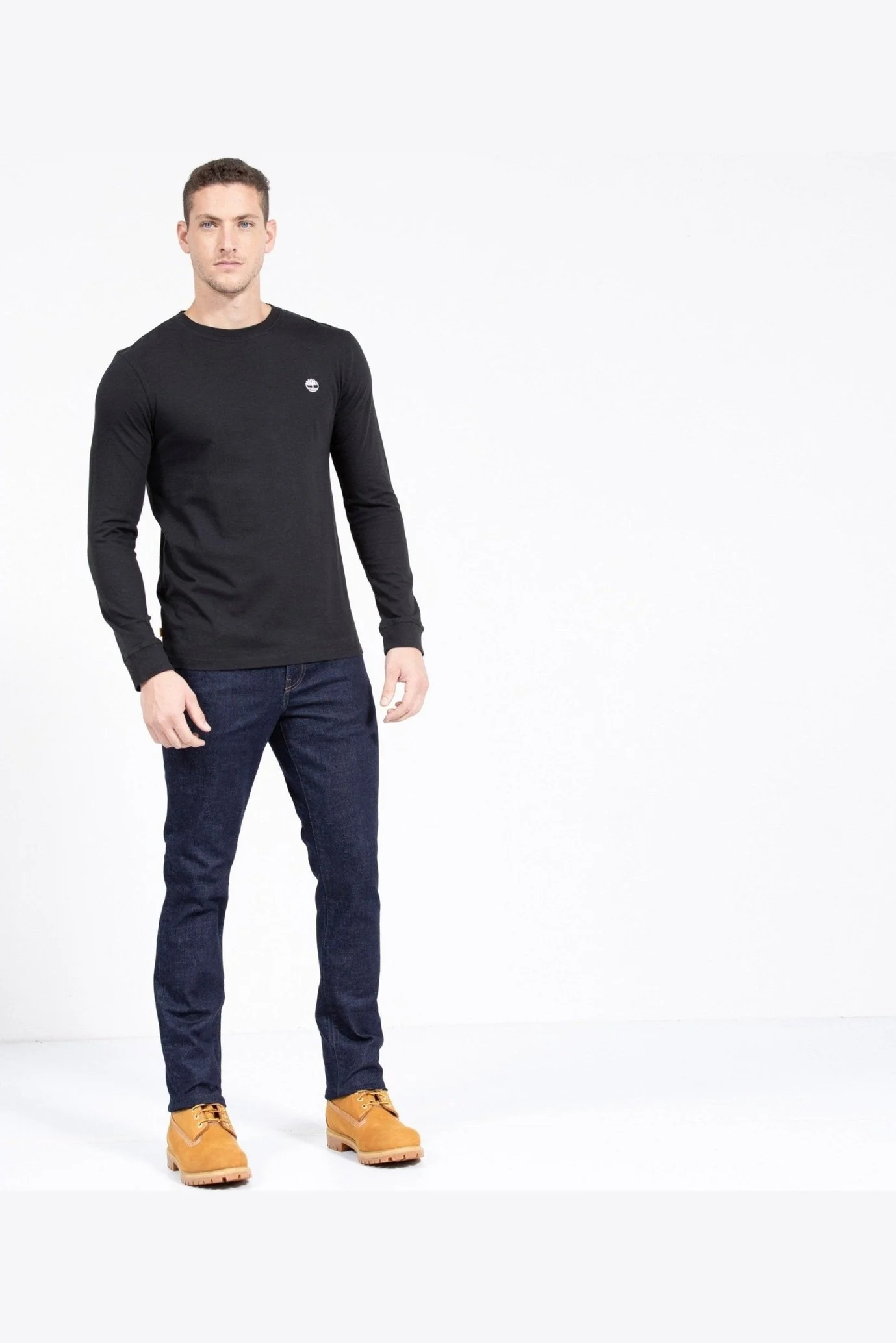 טישירט SLIM FIT שחורה - Image 3