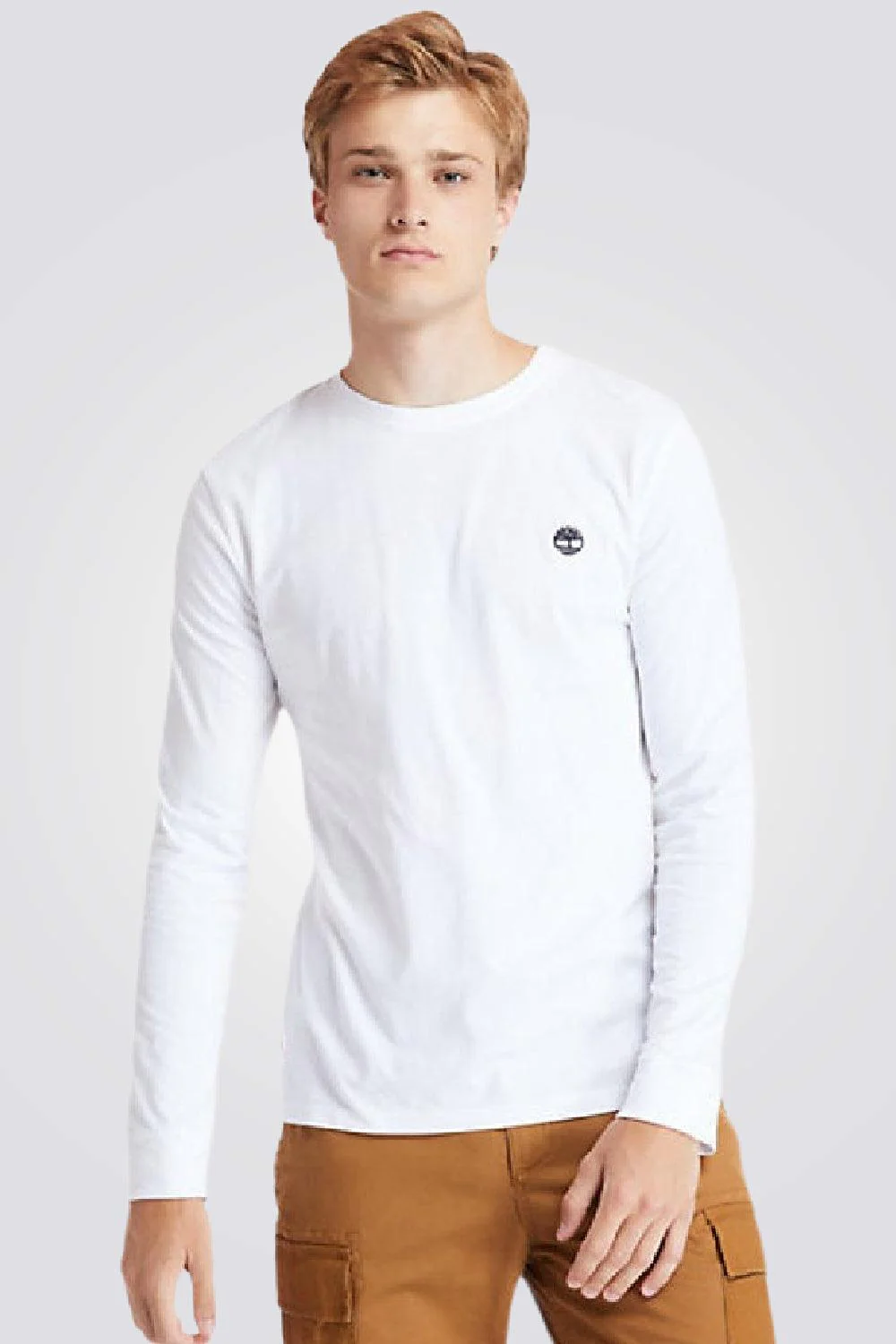 טישירט SLIM FIT בצבע לבן