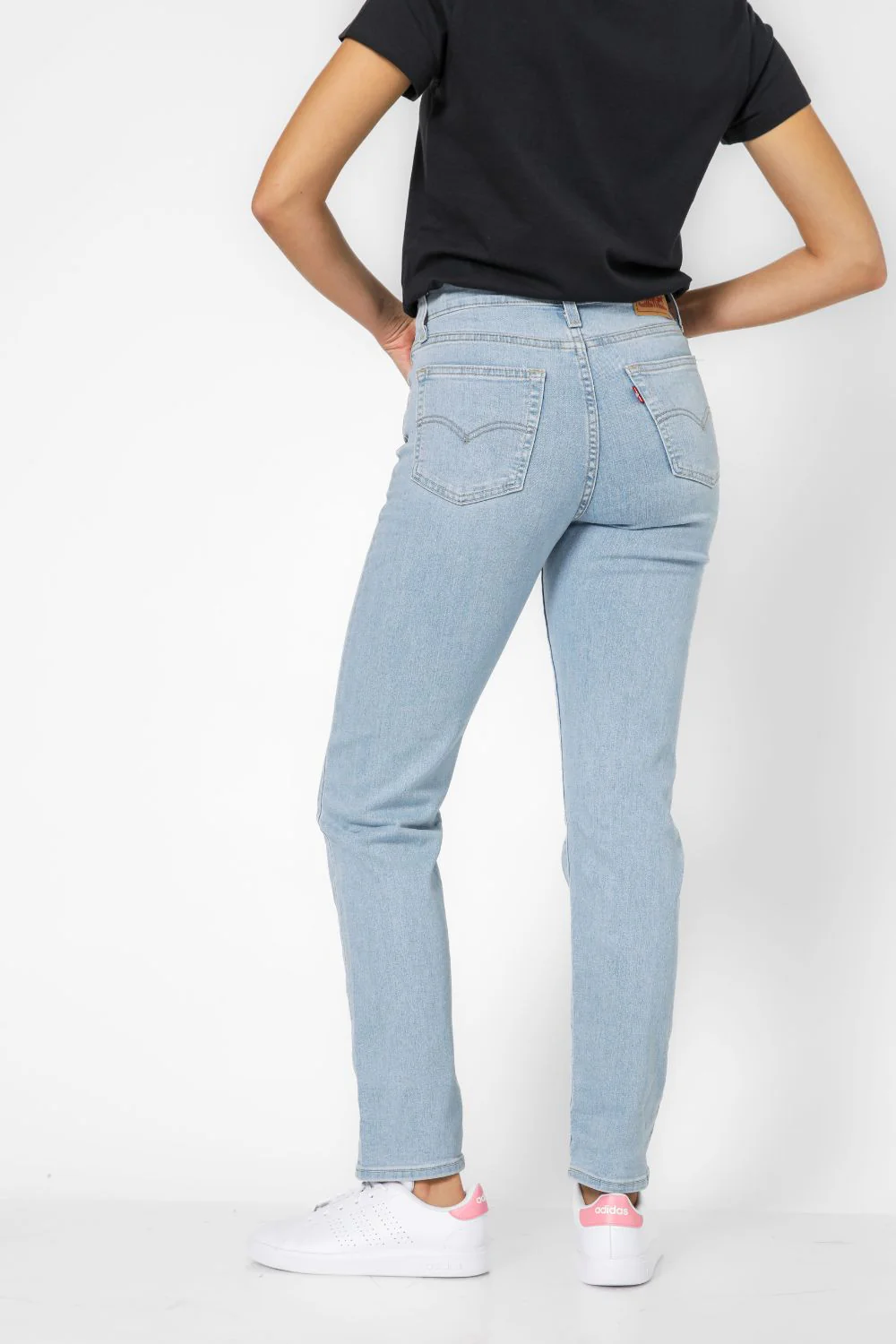 מכנסי ג'ינס 724 Slim Straight בצבע light indigo - Image 3