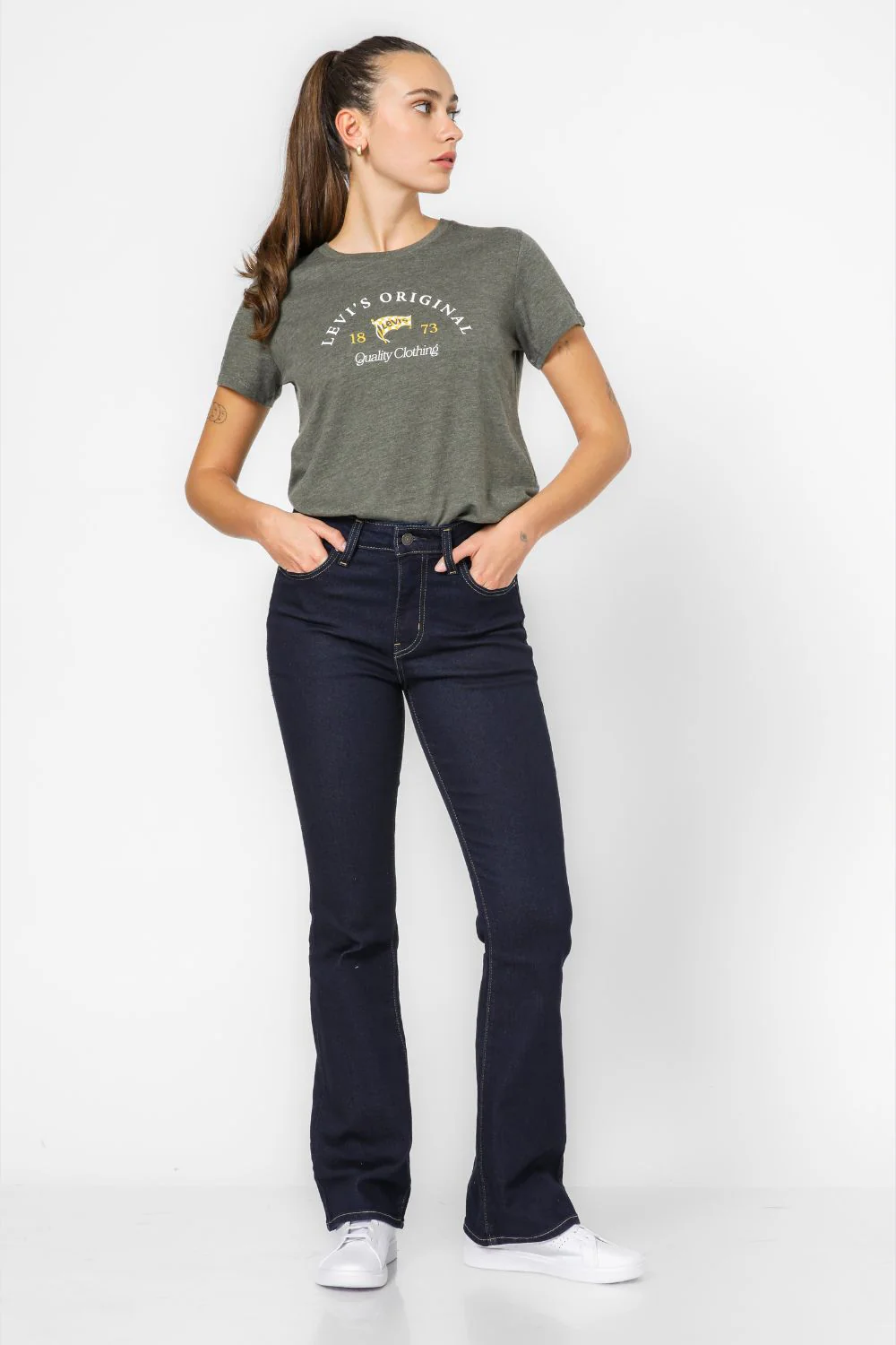 מכנסי ג'ינס לנשים 725 Bootcut בצבע כחול כהה