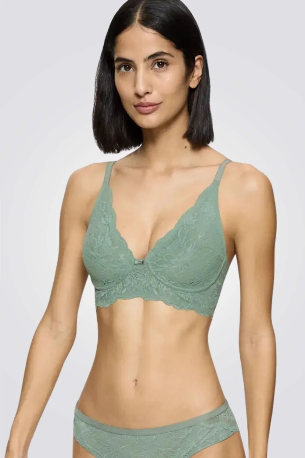 חזיית תחרה Amourette Charm T N03 בצבע ירוק