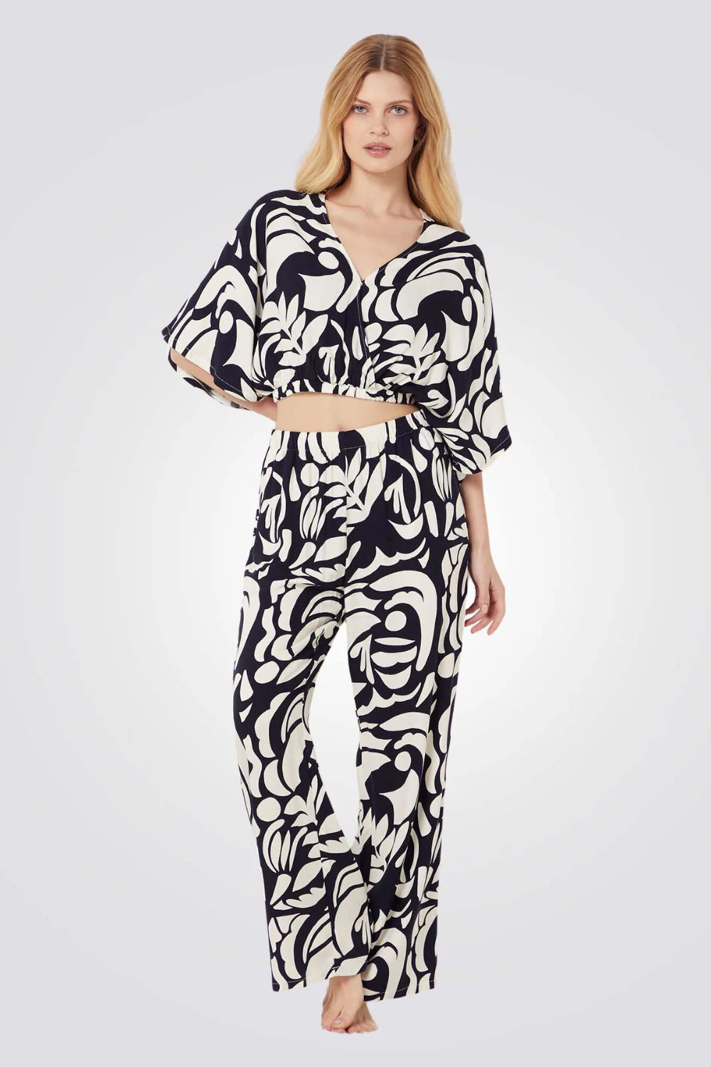חולצת פיג'מה PANTALON בצבעים שחור לבן - Image 3