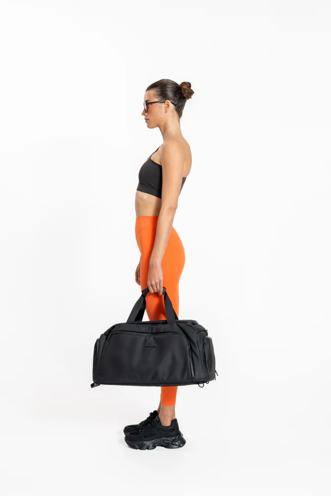 טופ אימון לנשים One Shoulder בצבע שחור - Image 9