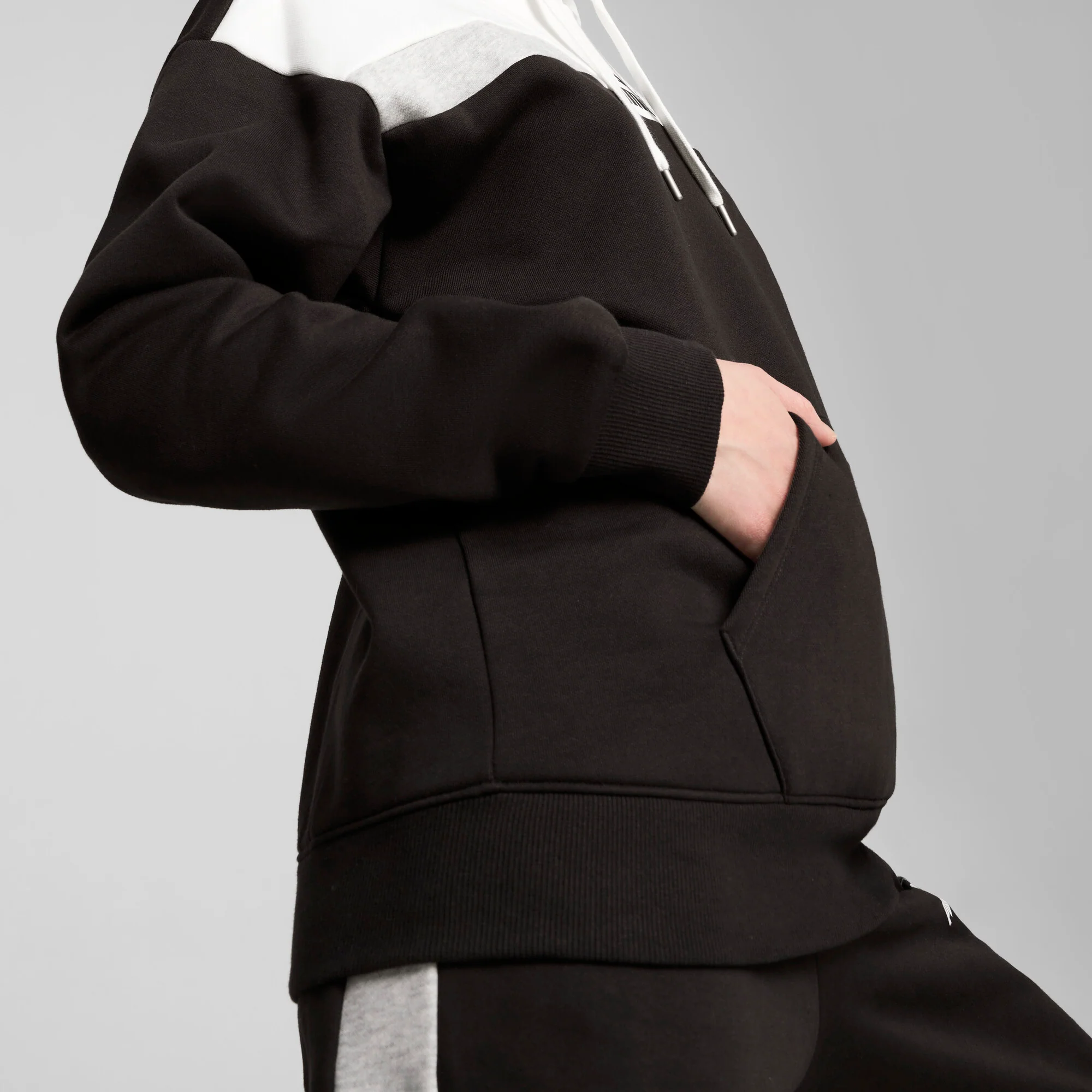 קפוצ'ון POWER Hoodie לנשים בצבע שחור ולבן - Image 6