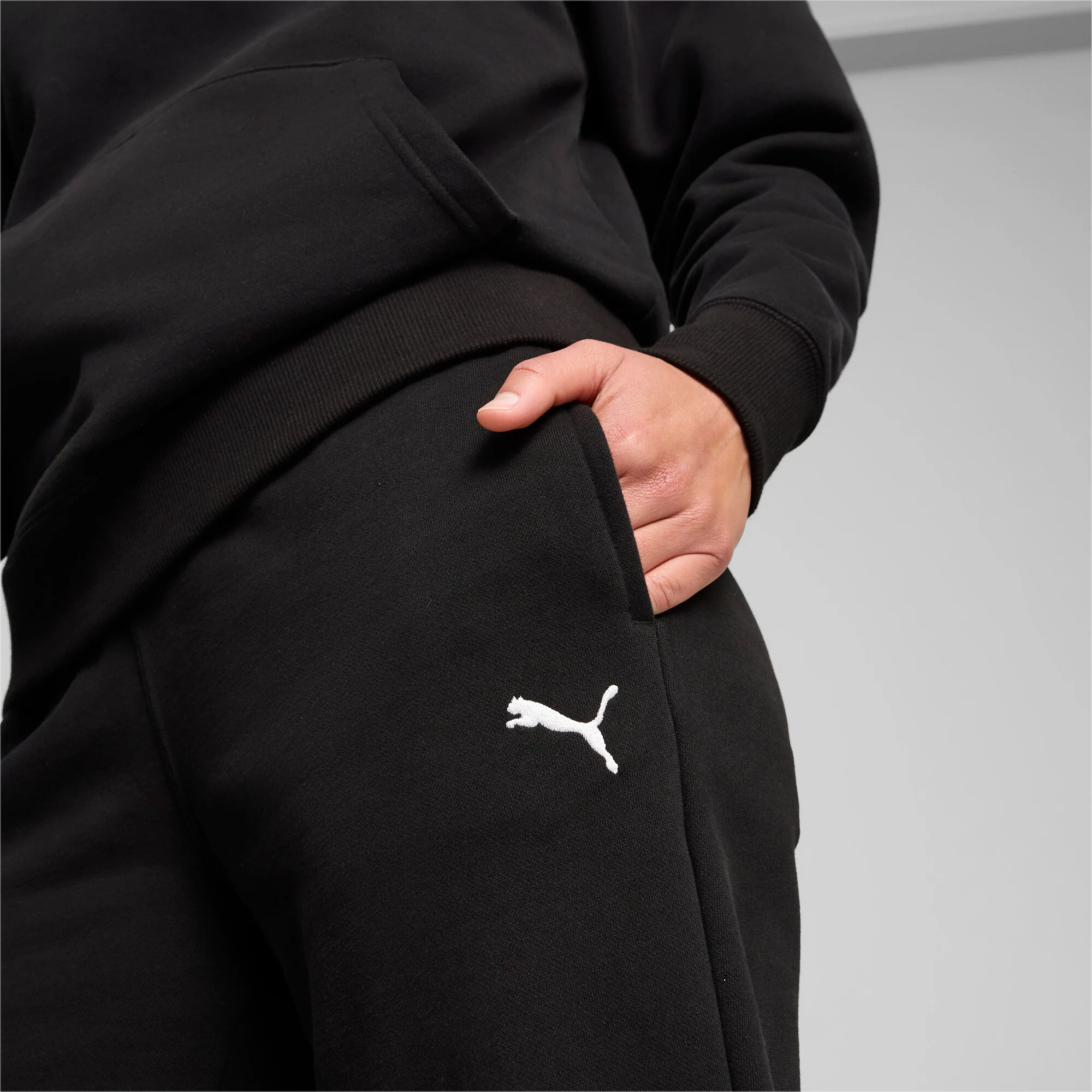 חליפת אימון לנשים Loungewear בצבע שחור - Image 5