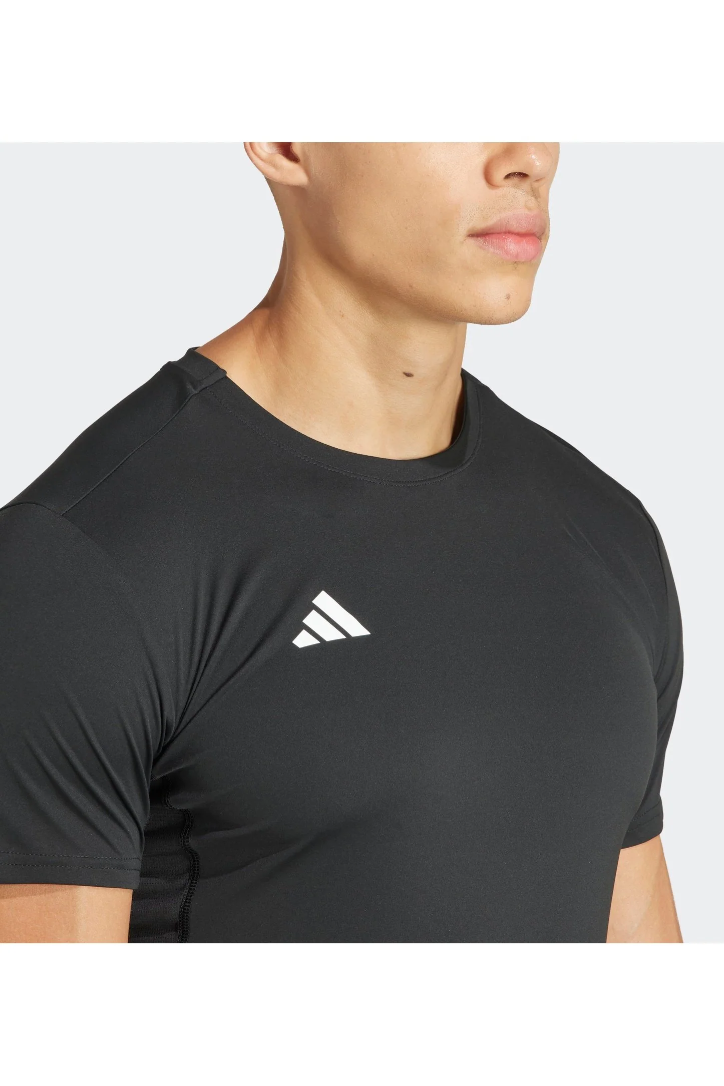 טישירט לגברים ADIZERO ESSENTIALS RUNNING בצבע שחור ולבן - Image 4