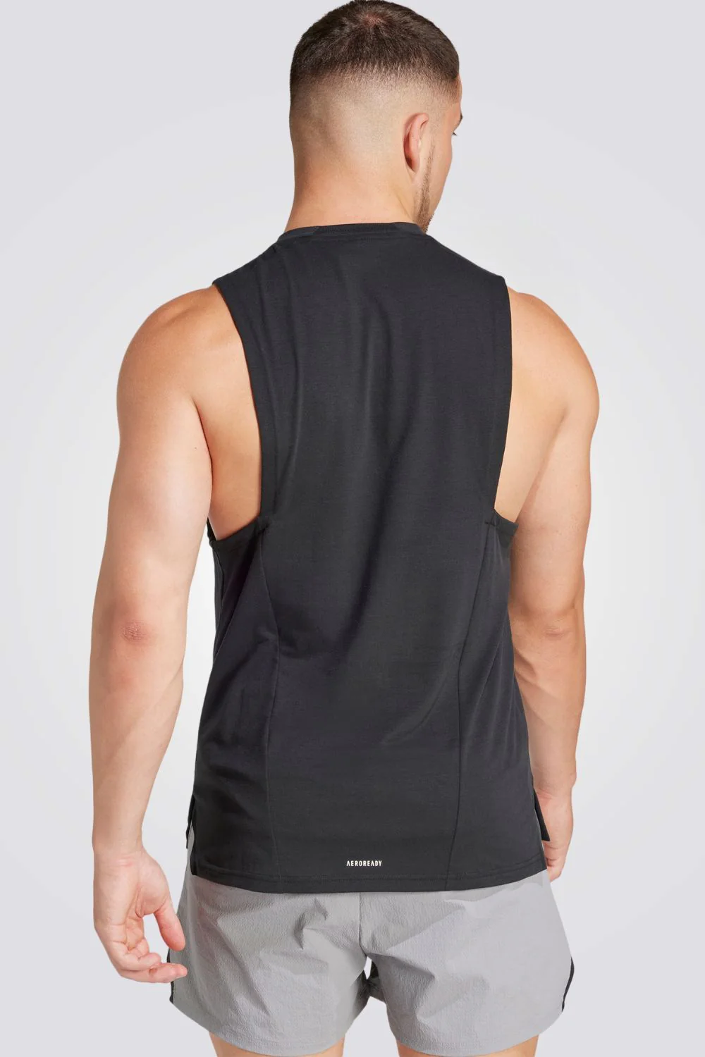 גופיייה לגברים DESIGNED FOR TRAINING בצבע שחור - Image 2