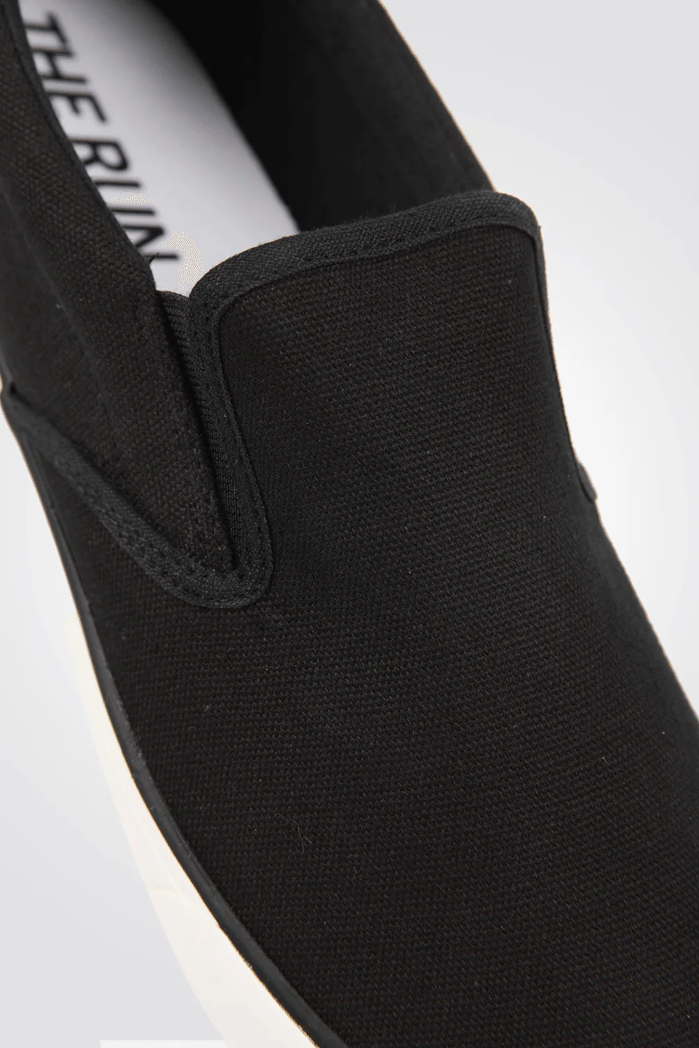 סניקרס לגבר KAM RUNS SLIP ON בצבע שחור - Image 4