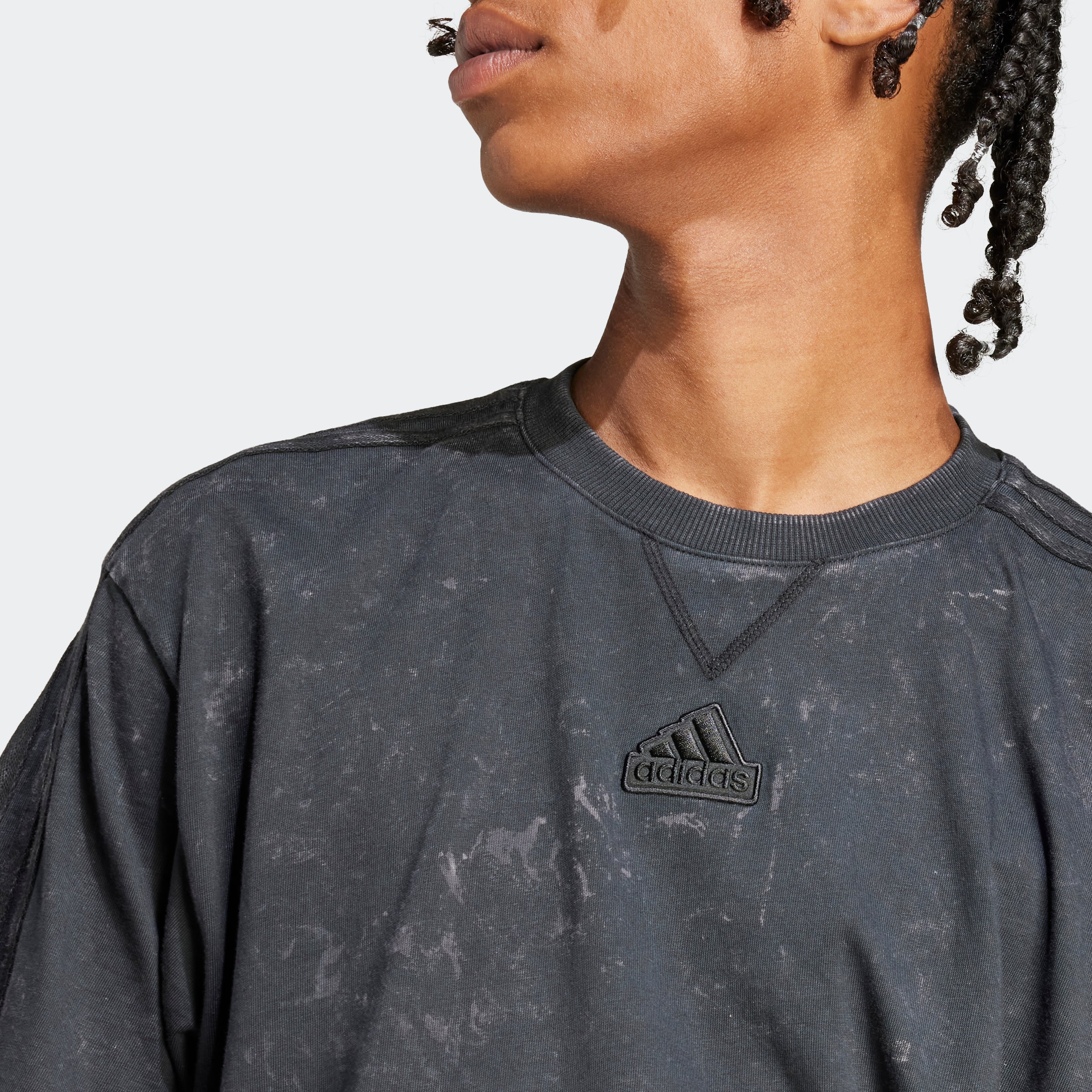 טישירט לגברים ALL SZN 3-STRIPES בצבע שחור - Image 4