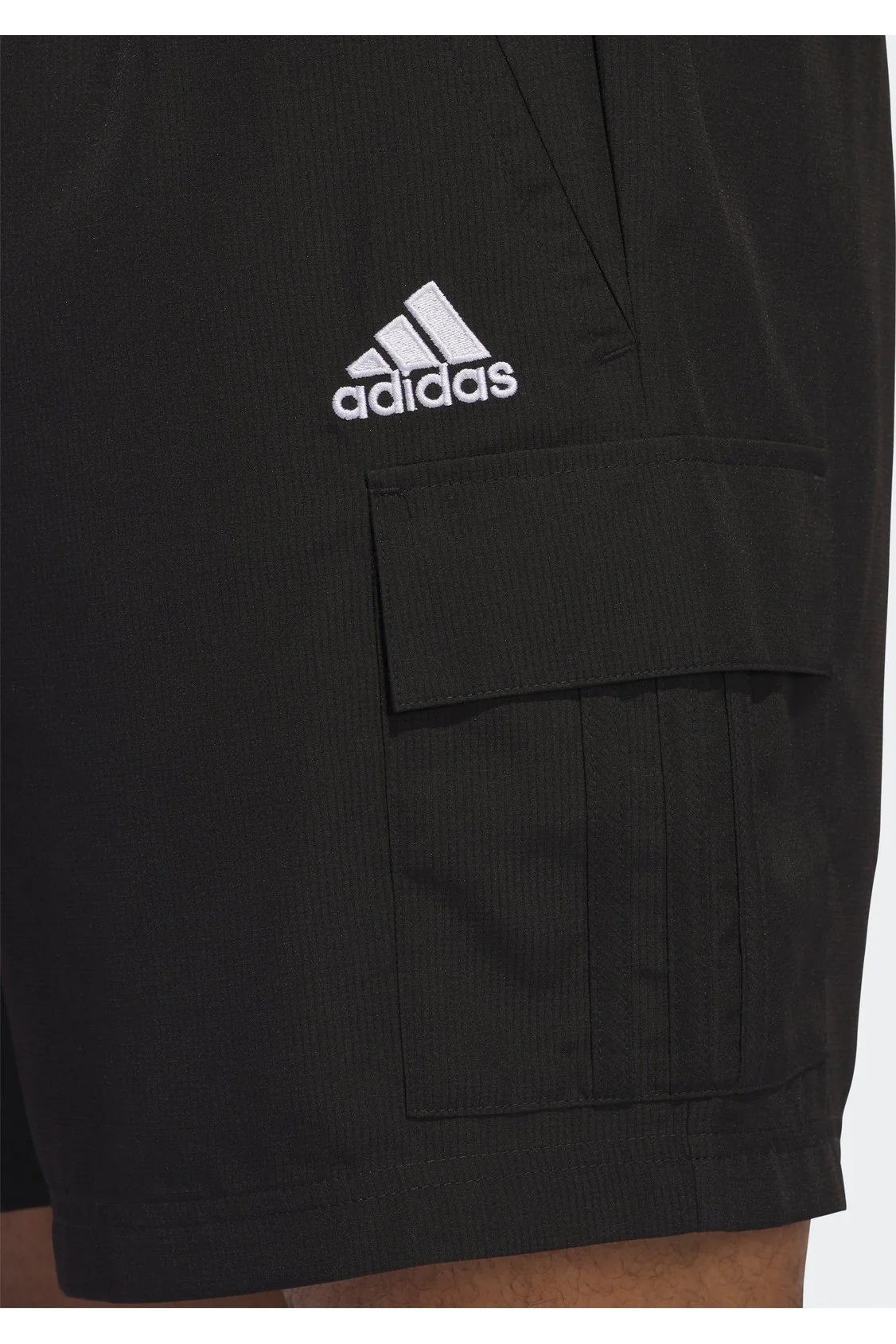 מכנסיים קצרים לגברים ESSENTIALS WOVEN SHORTS בצבע שחור - Image 4
