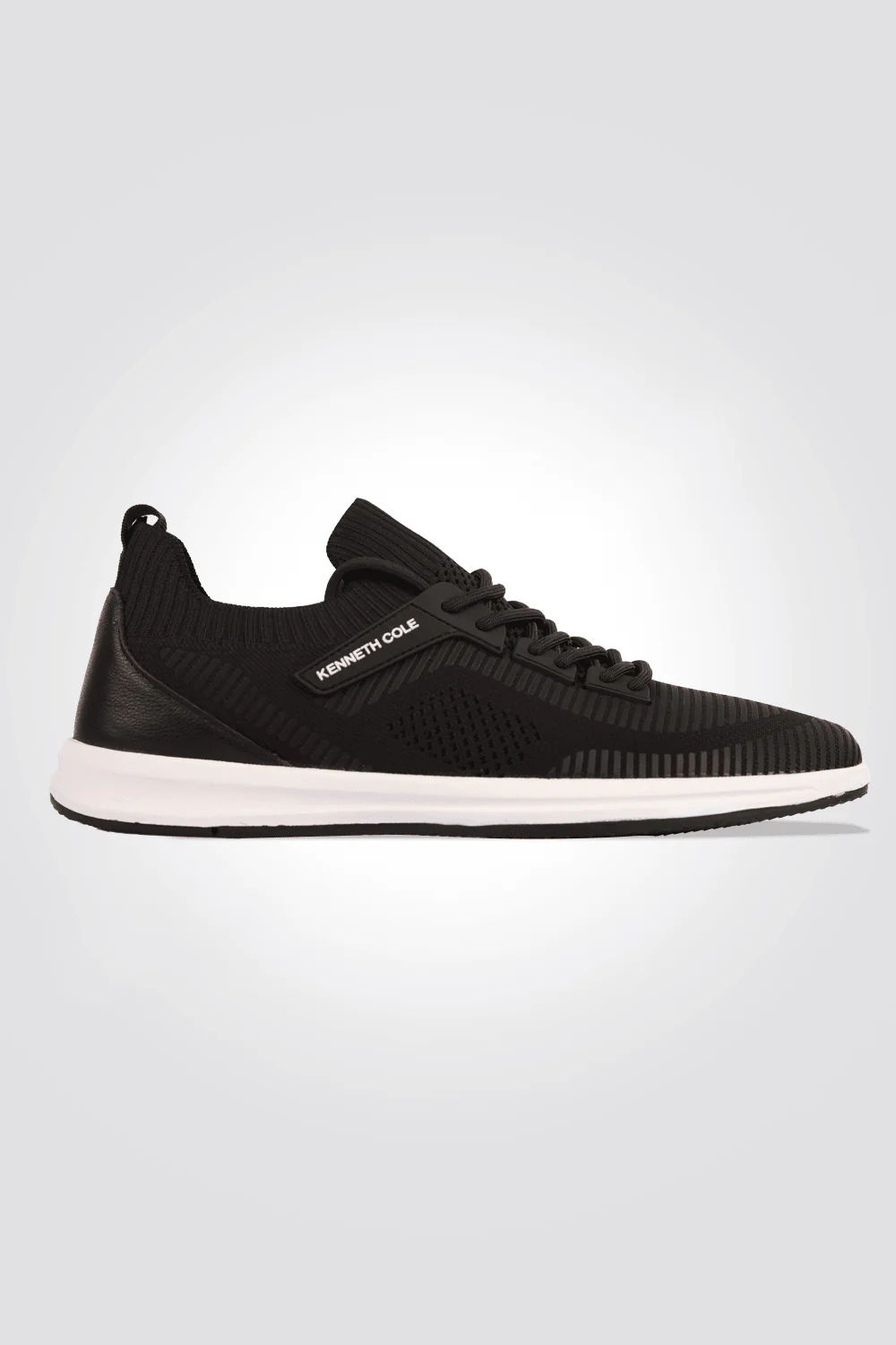 סניקרס STRIPED TRAINER בצבע שחור