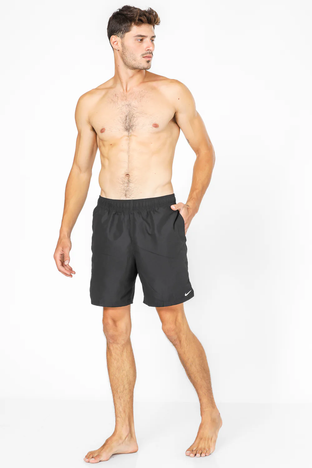 בגד ים NIKE ESSENTIAL בצבע שחור - Image 3