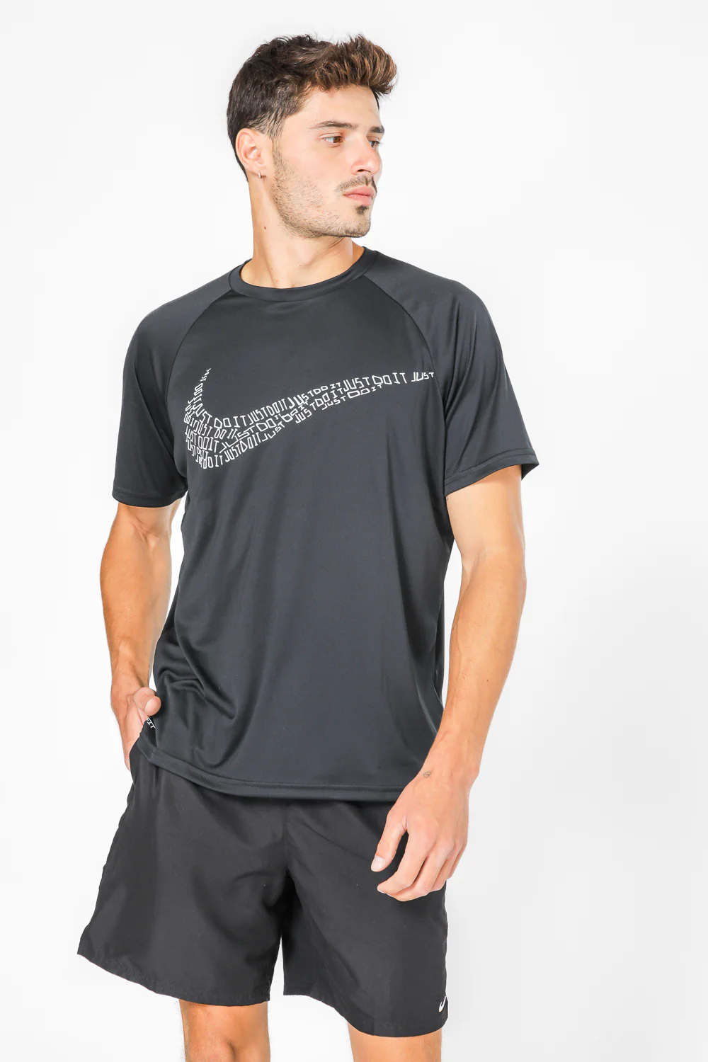 טישירט לגברים JDI SWOOSH בצבע שחור