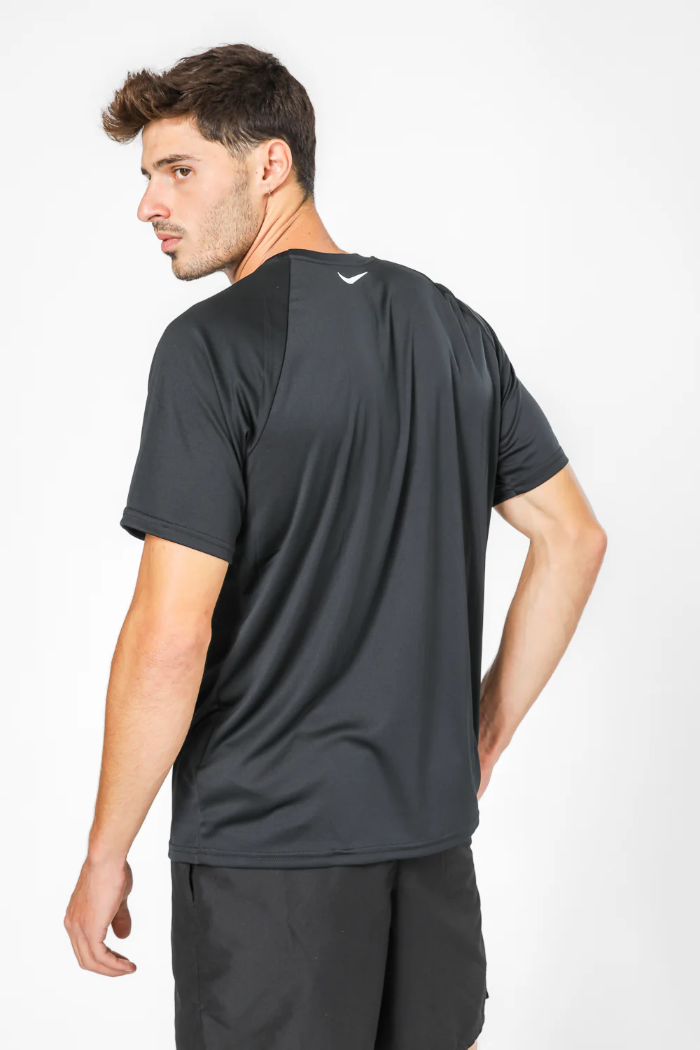 טישירט לגברים JDI SWOOSH בצבע שחור - Image 3