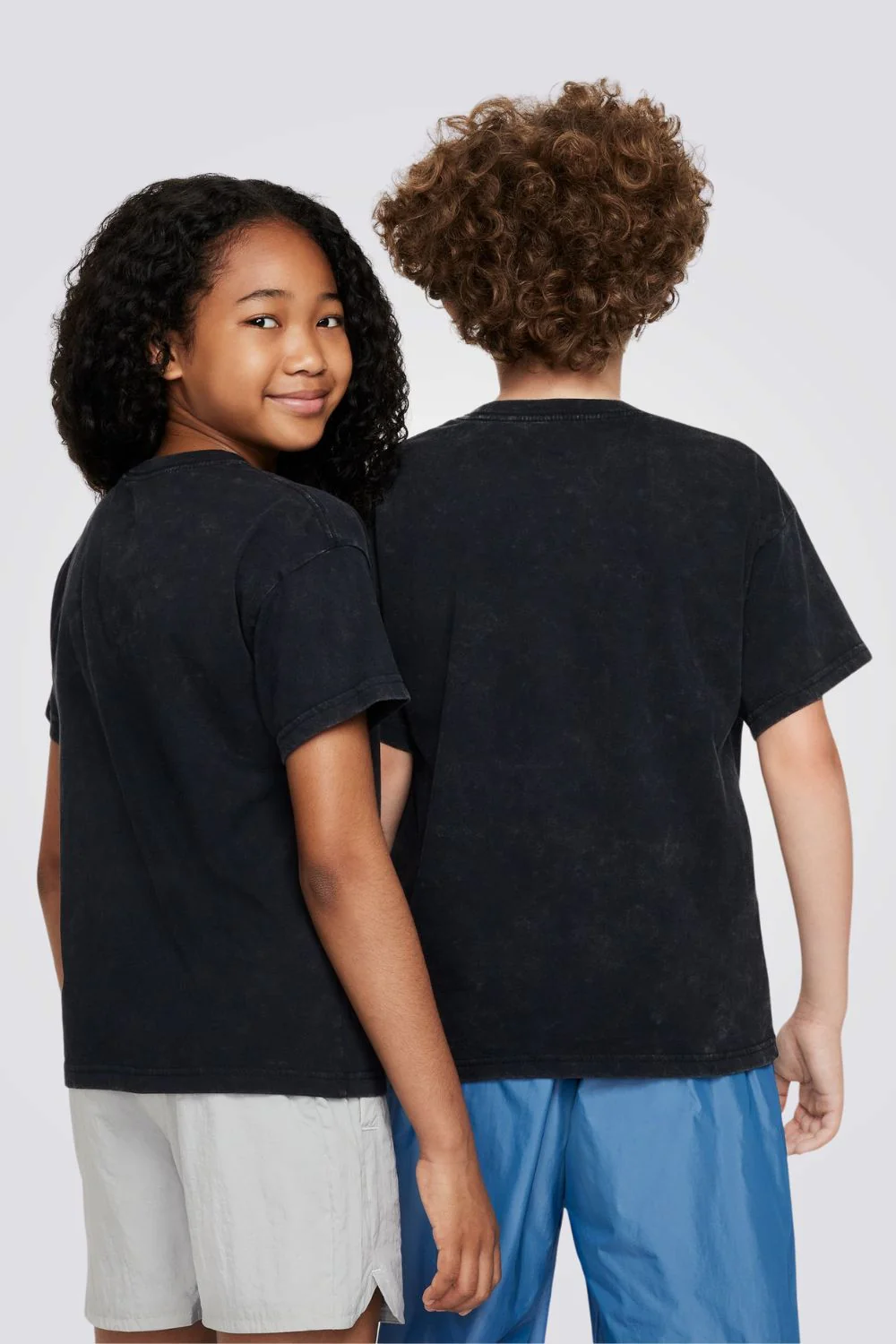 טישרט לילדים ונוער Sportswear בצבע שחור - Image 2