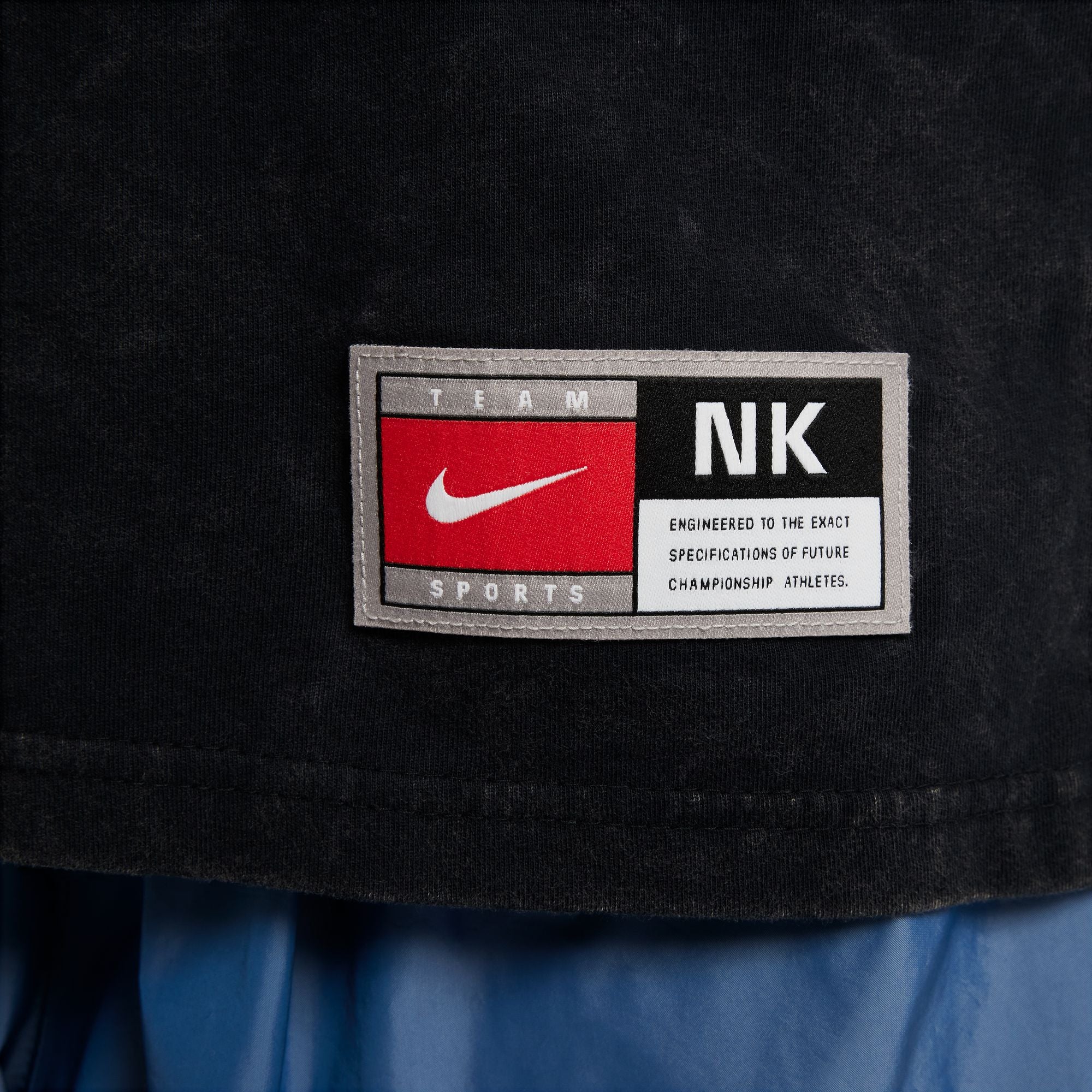 טישרט לילדים ונוער Sportswear בצבע שחור - Image 4
