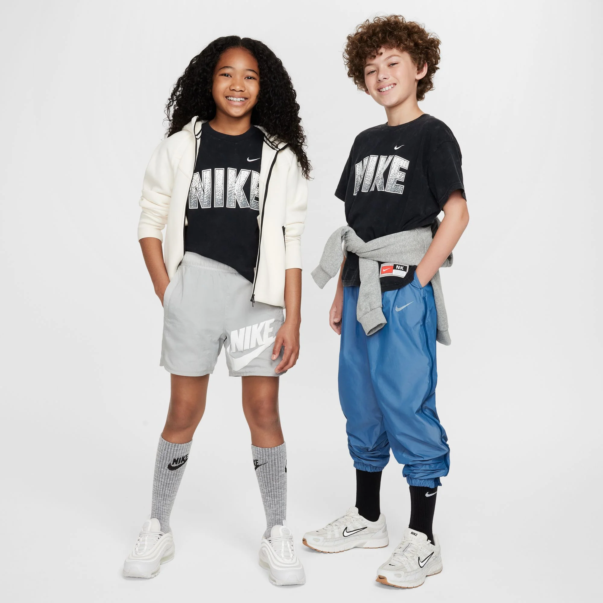 טישרט לילדים ונוער Sportswear בצבע שחור - Image 8