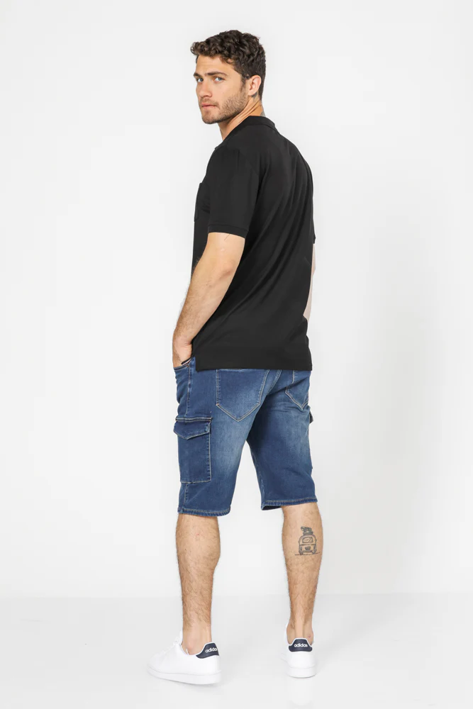 חולצה פולו עם כיס בצבע שחור - Image 4