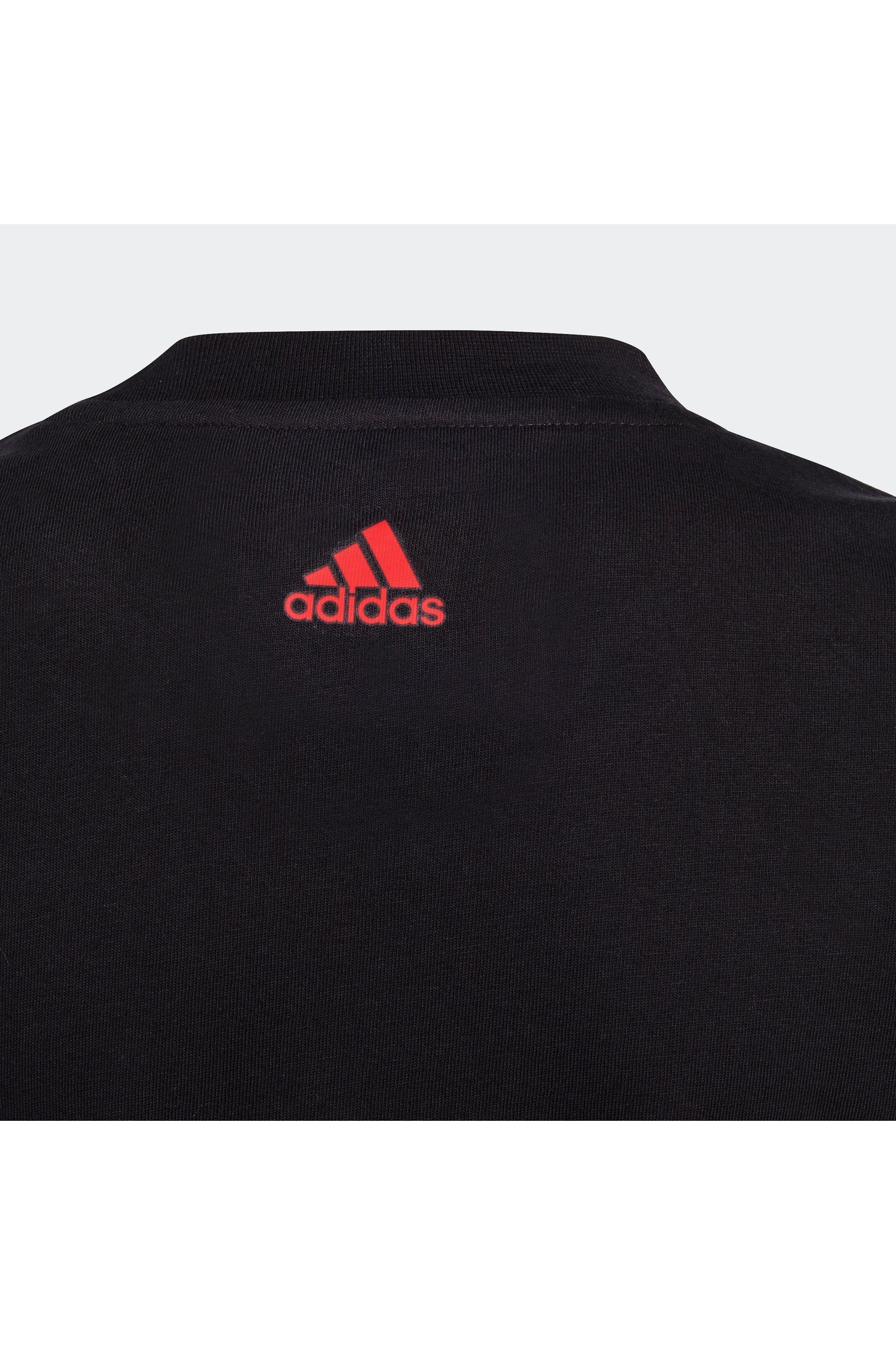 טישירט לילדים ESSENTIALS TWO-COLOR BIG LOGO בצבע שחור ואדום - Image 4