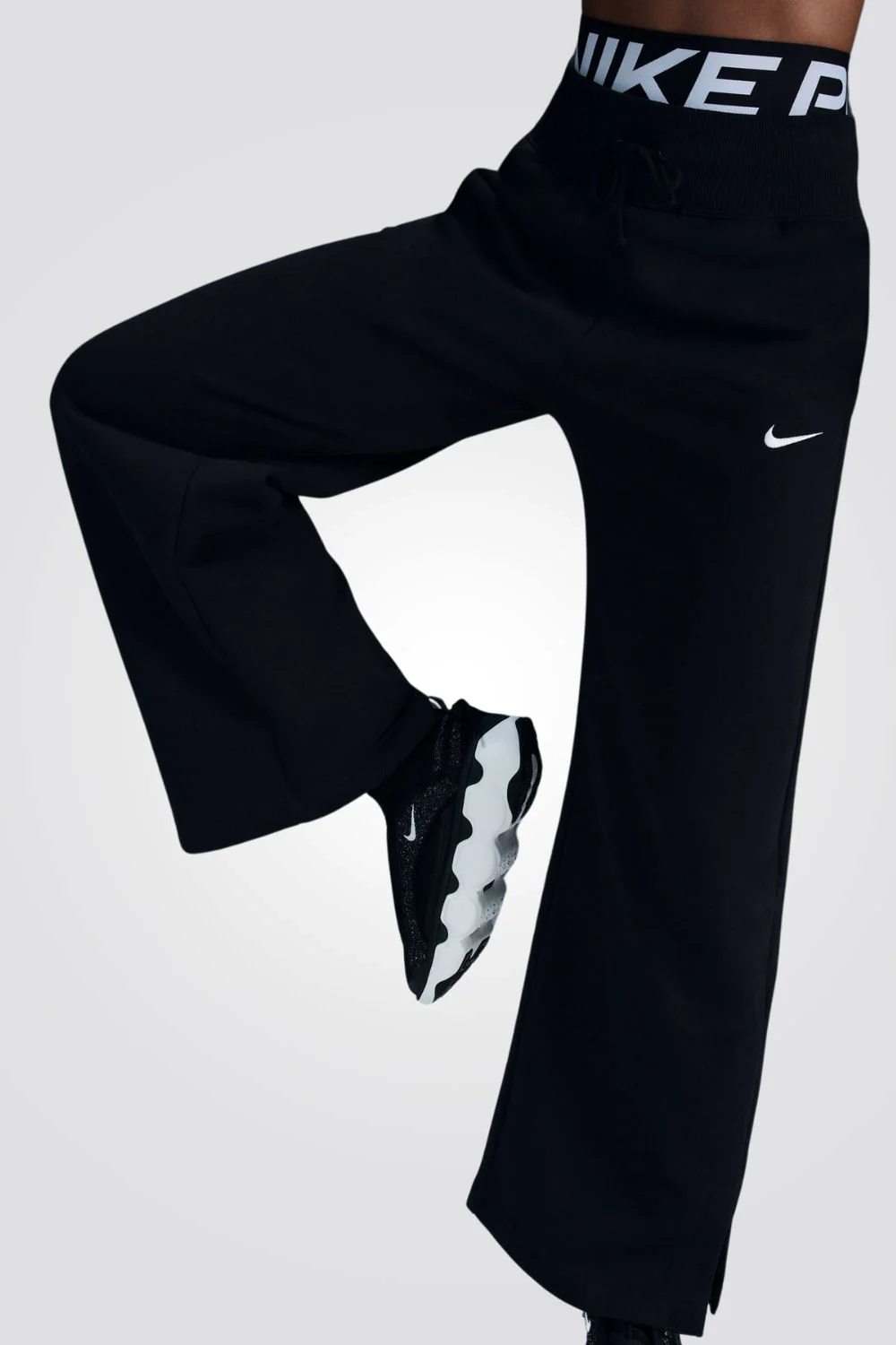 מכנסיים ארוכים לנשים Sportswear Phoenix Fleece בצבע שחור - Image 3