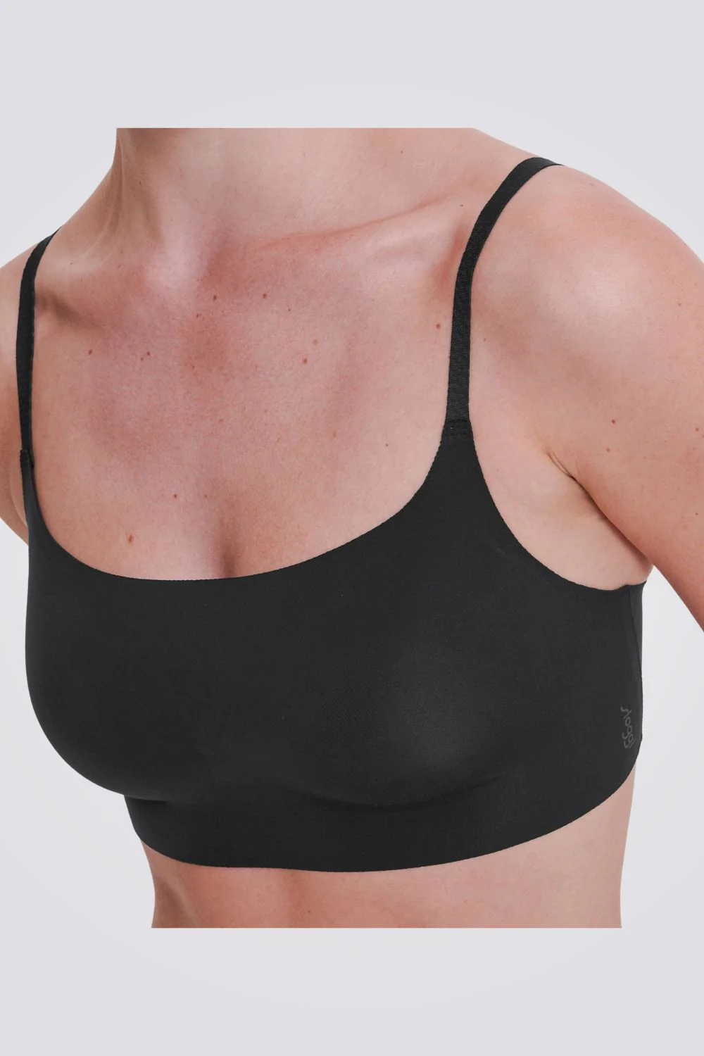 חזיה מרופדת ZERO Feel 2.0 Ultra Bra בצבע שחור - Image 3