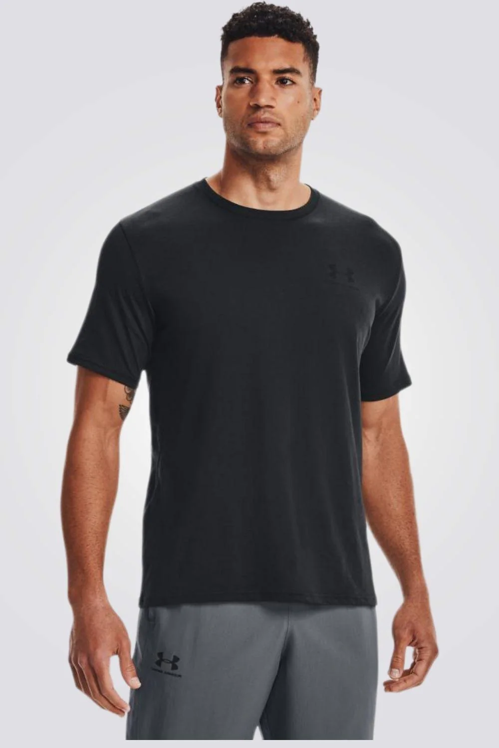 טישירט Sportstyle Left Chest בצבע שחור | אנדר ארמור
