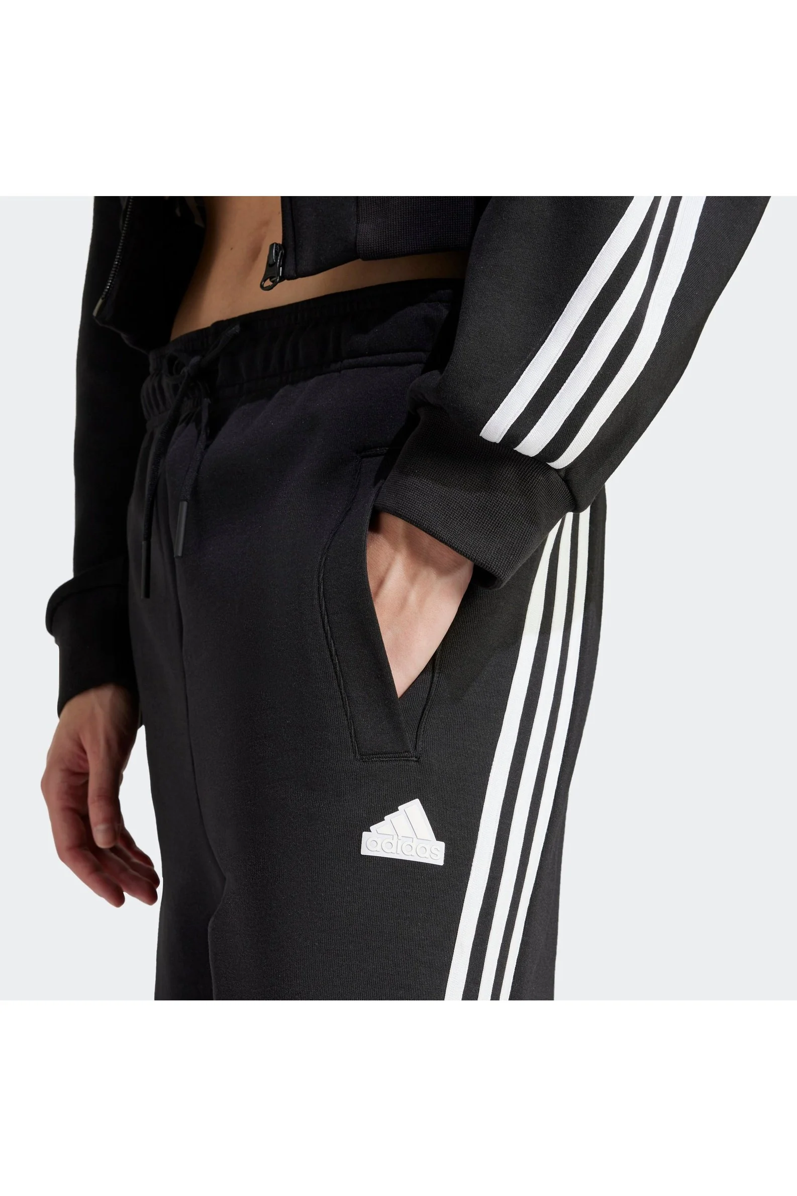 מכנסיים ארוכים לנשים FUTURE ICONS 3-STRIPES OPEN HEM בצבע שחור - Image 5