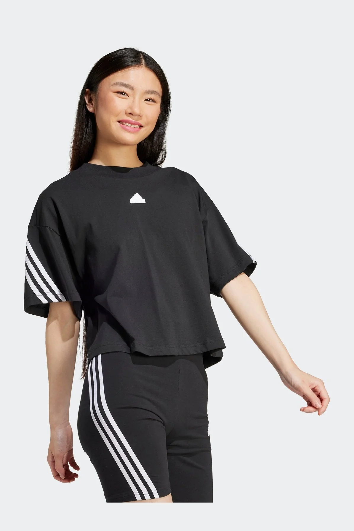 טישירט לנשים FUTURE ICONS 3-STRIPES בצבע שחור - Image 3