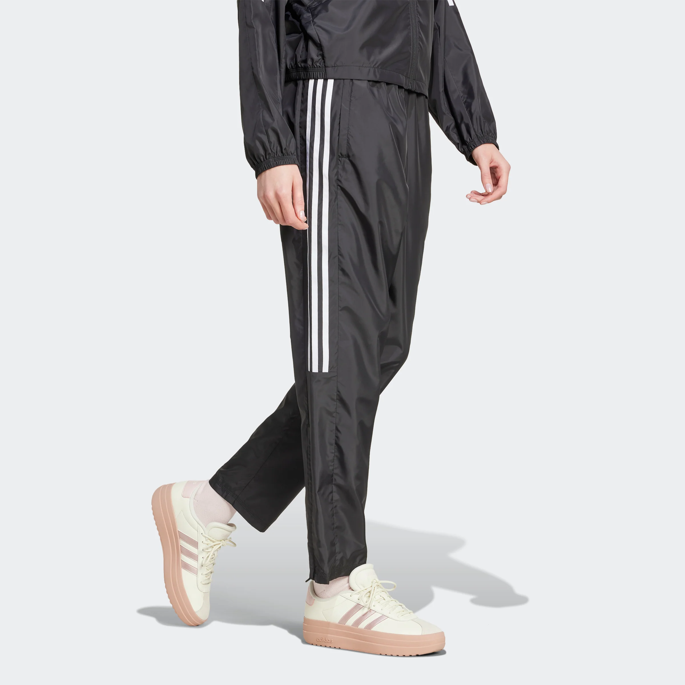 מכנסיים ארוכים לנשים Tiro Cut 3-Stripes בצבע שחור - Image 4