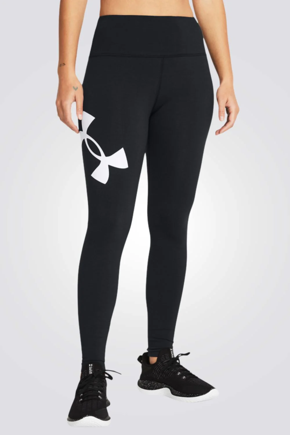 טייץ לנשים Essential Compression 7/8 Campus בצבע שחור ולבן