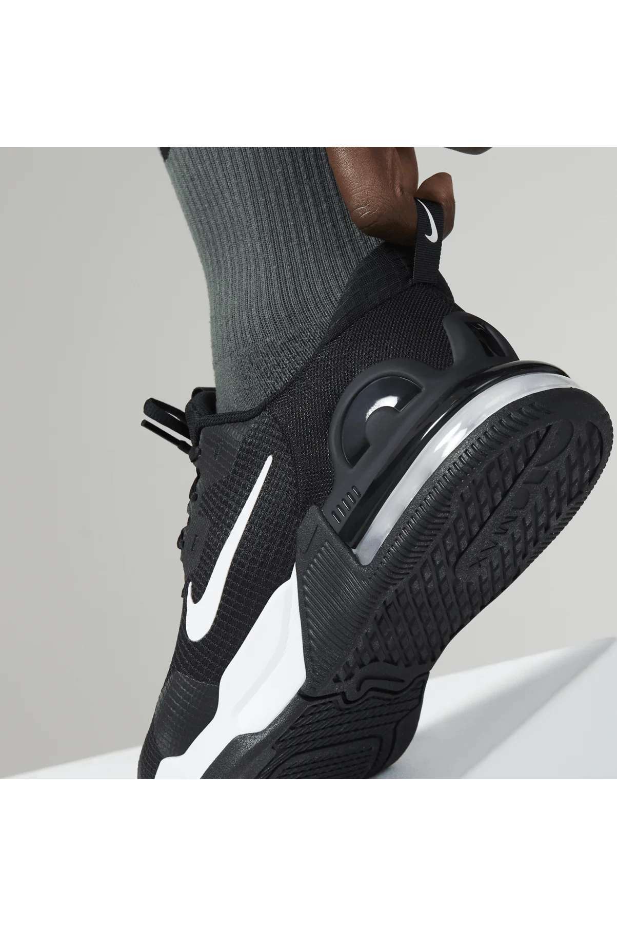 נעלי ספורט לגברים AIR MAX ALPHA 5 בצבע שחור ולבן - Image 7