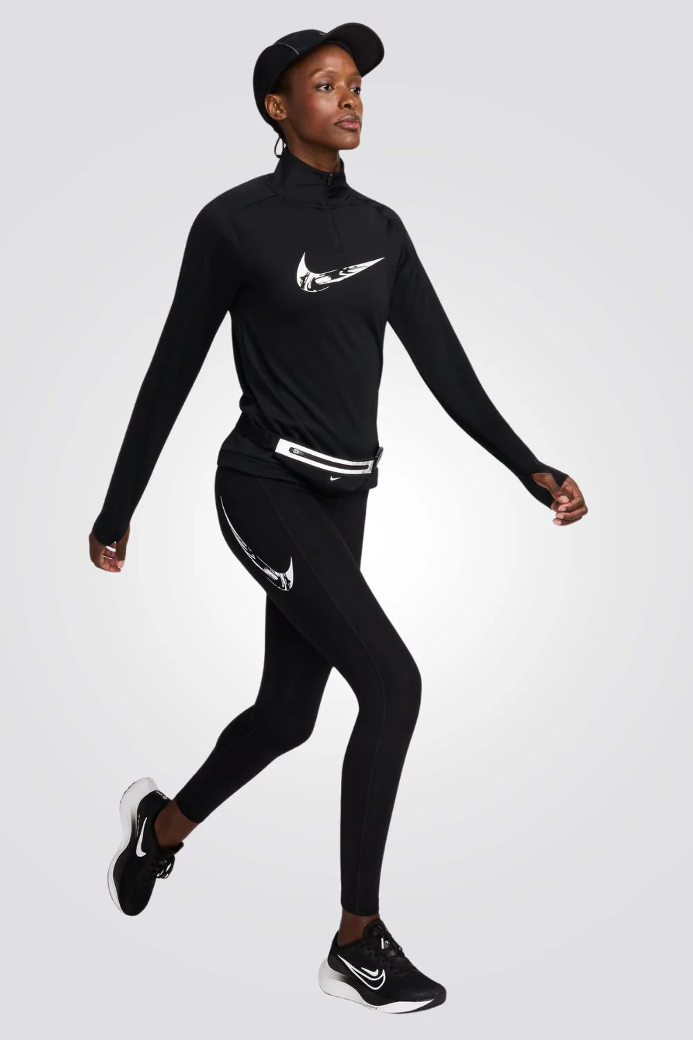 סווטשירט Swoosh לנשים בצבע שחור - Image 3