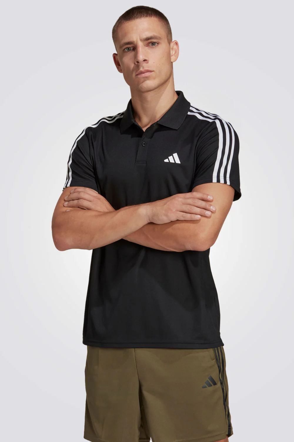 טישירט TRAIN ESSENTIALS PIQUÉ 3-STRIPES בצבע שחור ולבן