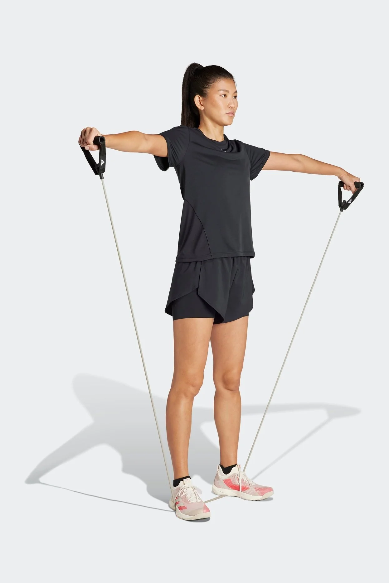 טישירט לנשים DESIGNED FOR TRAINING בצבע שחור - Image 3