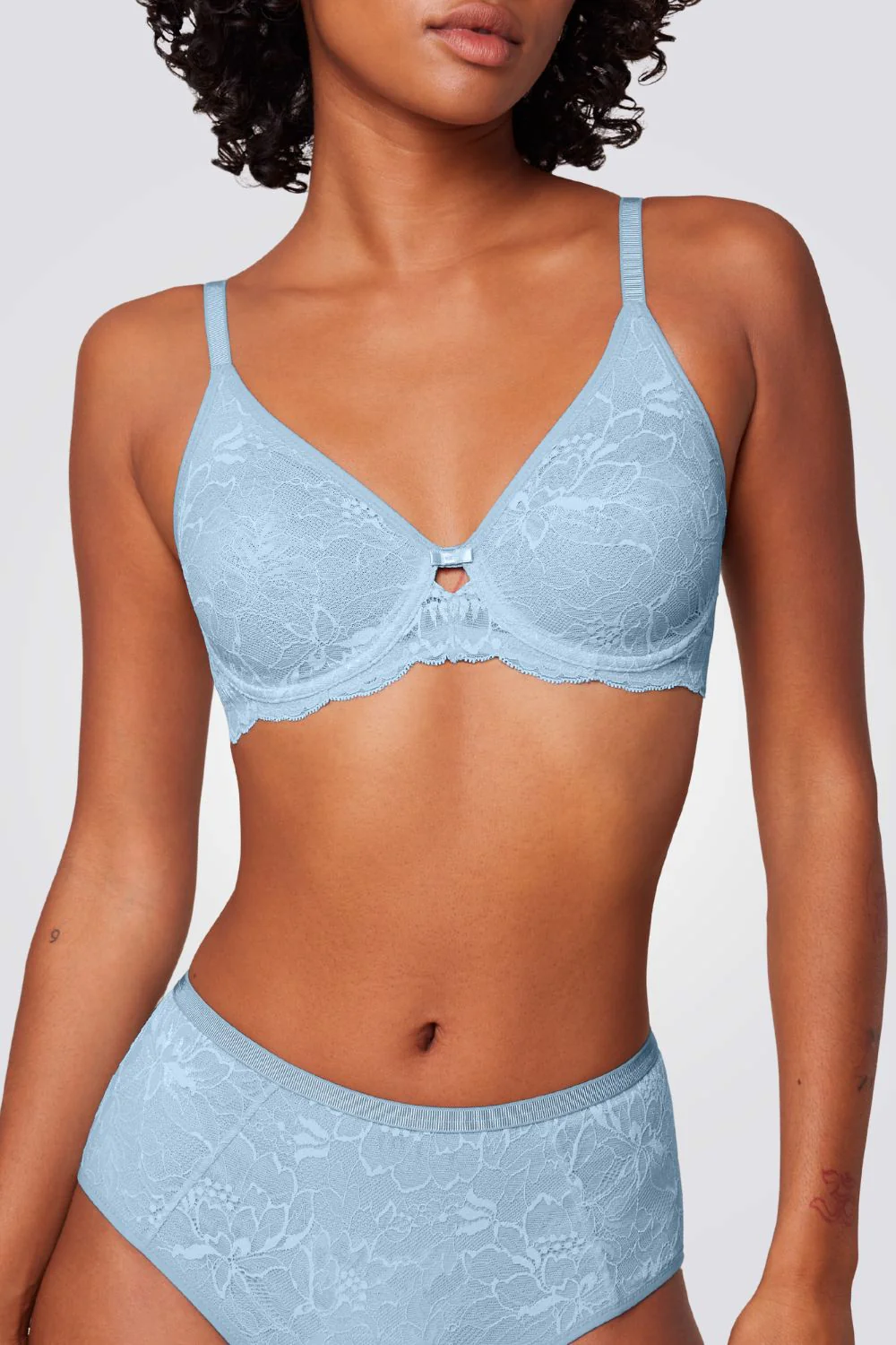 חזיית תחרה Amourette Charm T W02 בצבע תכלת - Image 3
