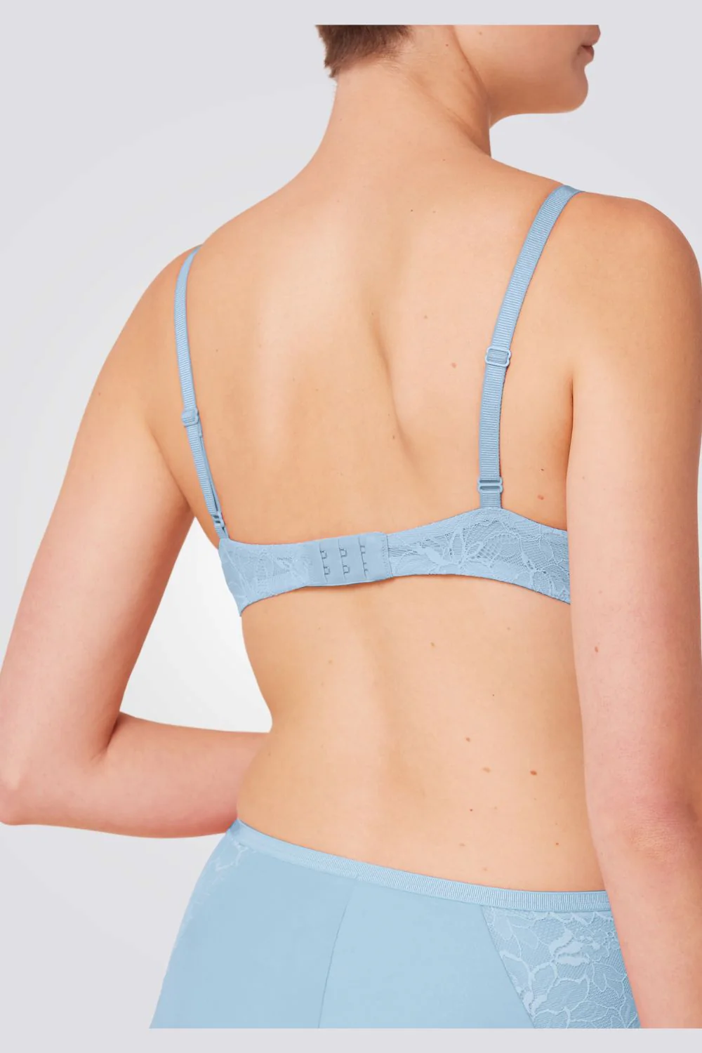 חזיית תחרה Amourette Charm T WHP01 בצבע כחול - Image 3