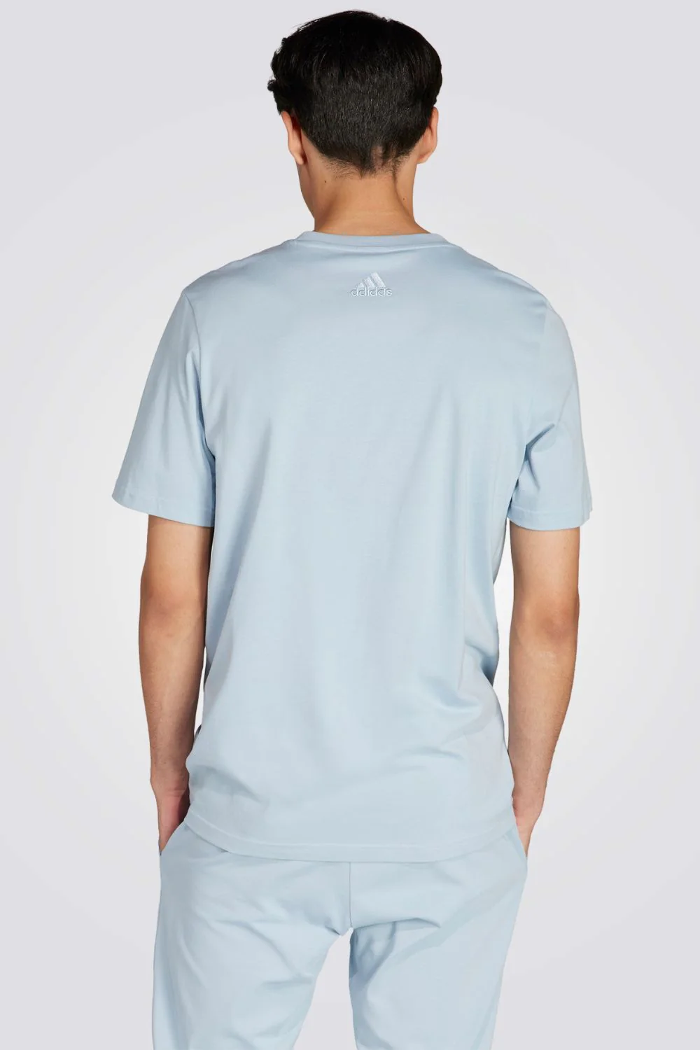 טישירט לגברים  Essentials Single Jersey Big Logo בצבע תכלת - Image 2