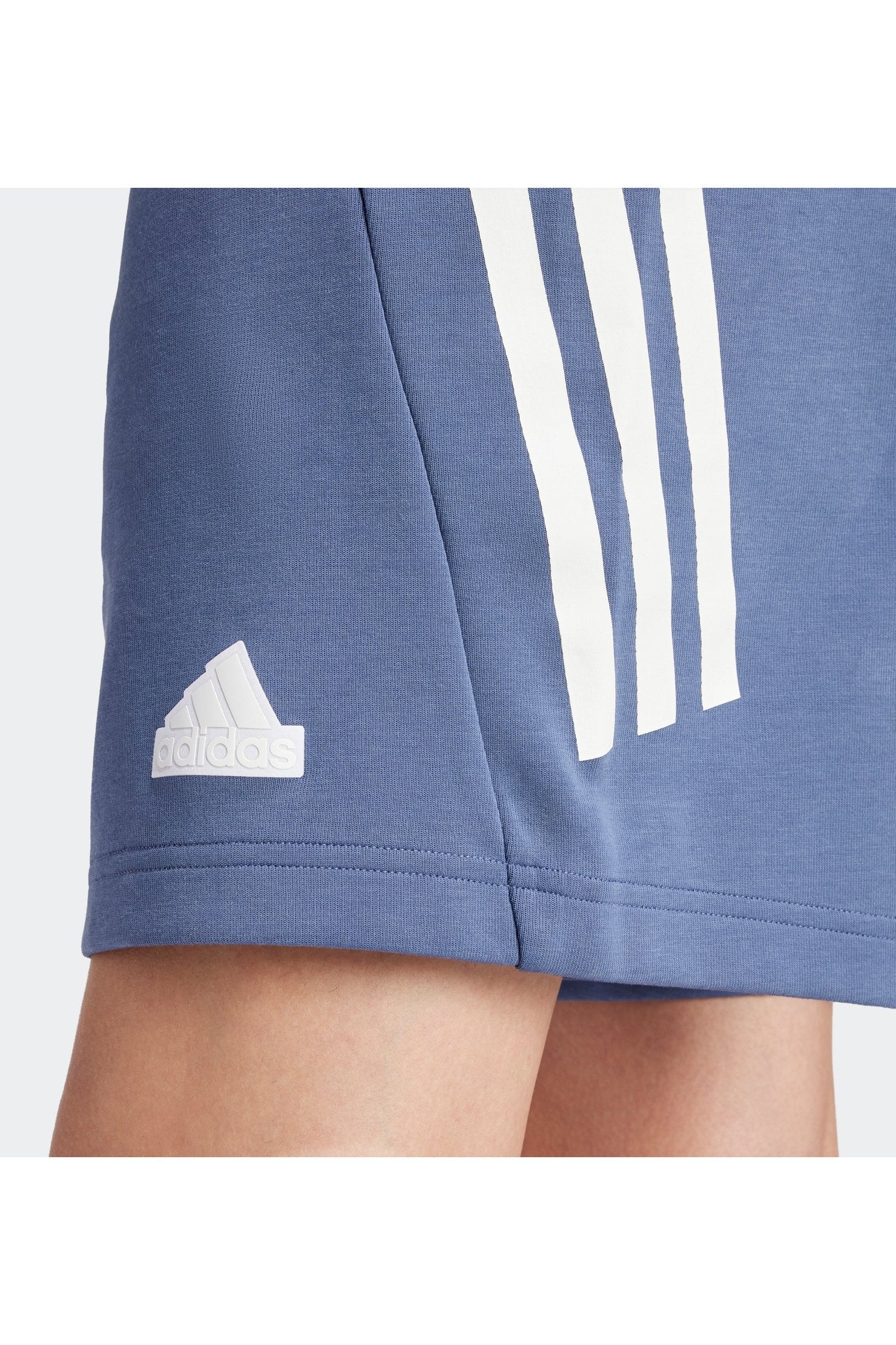 מכנסיים קצרים לגברים FUTURE ICONS 3-STRIPES בצבע כחול ולבן - Image 5