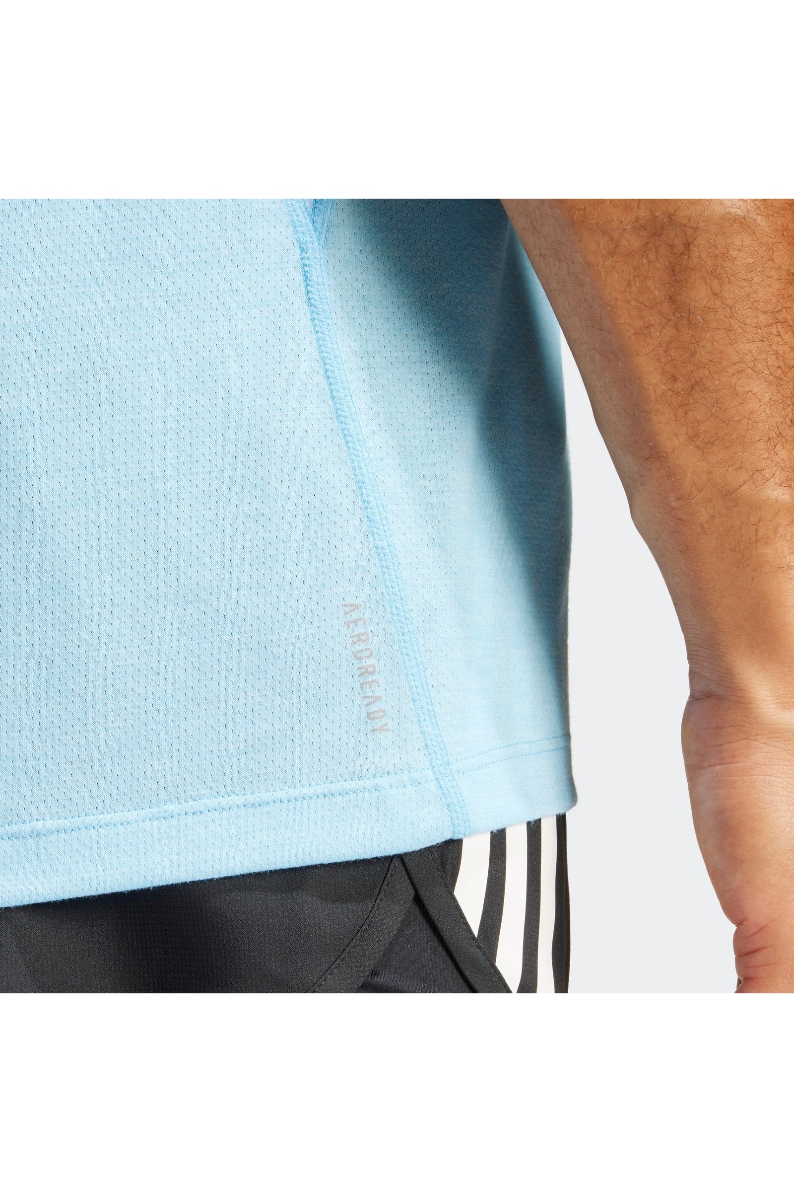 טישירט לגברים OWN THE RUN 3-STRIPES בצבע תכלת ולבן - Image 5