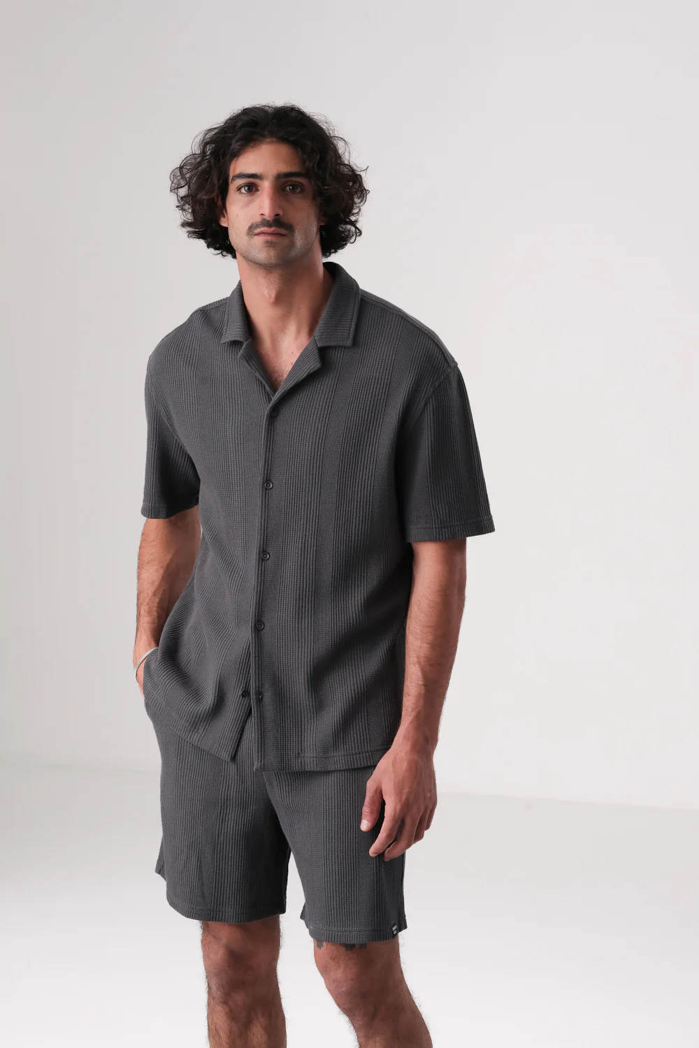 חולצת סריג מכופתרת בטקסטורת משבצות - Image 6