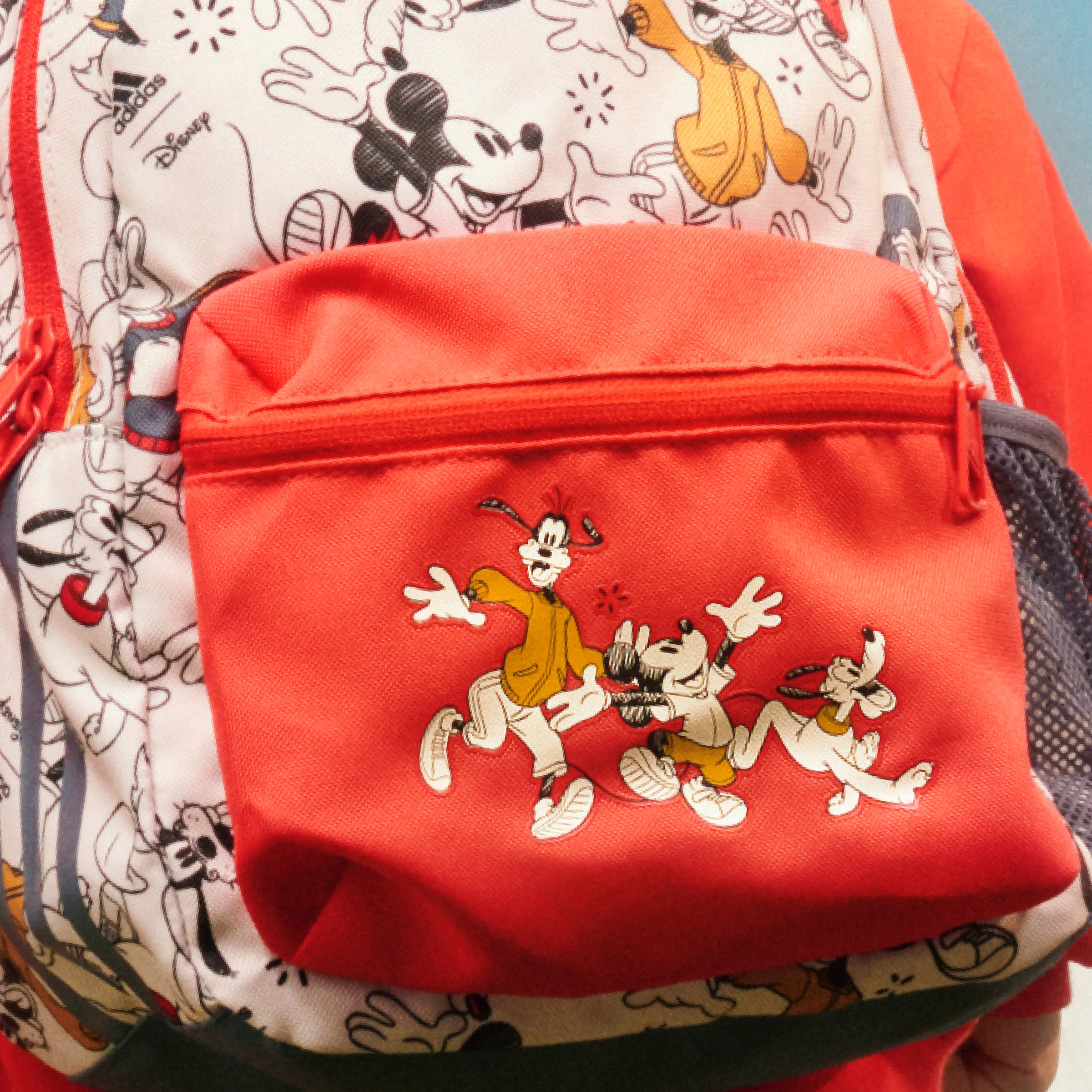 תיק לילדים Disney's Mickey Mouse 11.6 L בצבע אדום לבן וכחול - Image 9