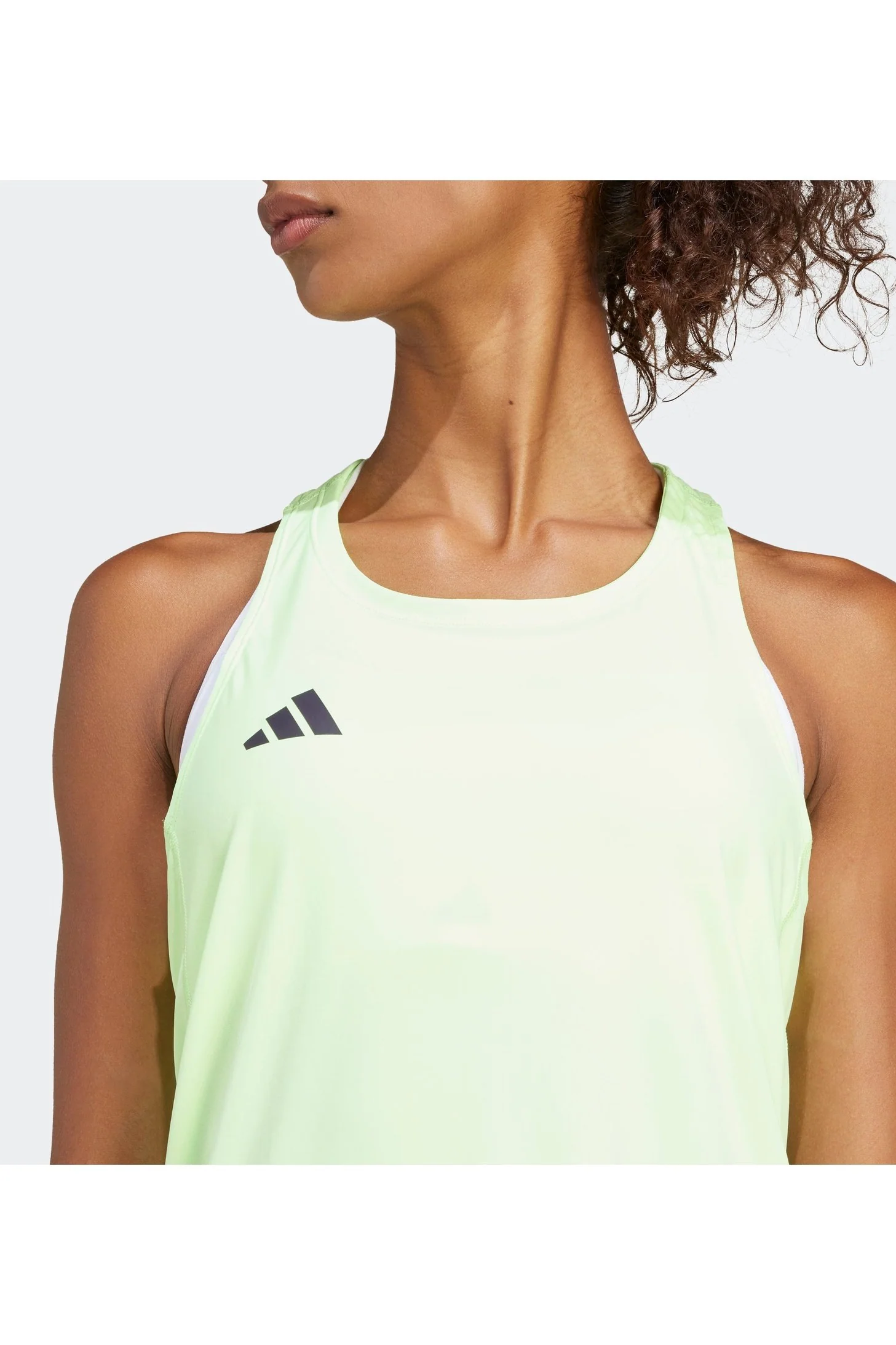 גופייה לנשים ADIZERO ESSENTIALS בצבע ירוק זוהר - Image 3