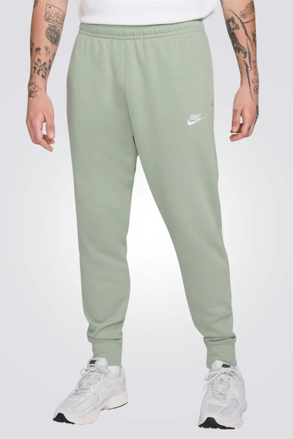 מכנסיים ארוכים לגברים Sportswear Club בצבע ירוק בהיר