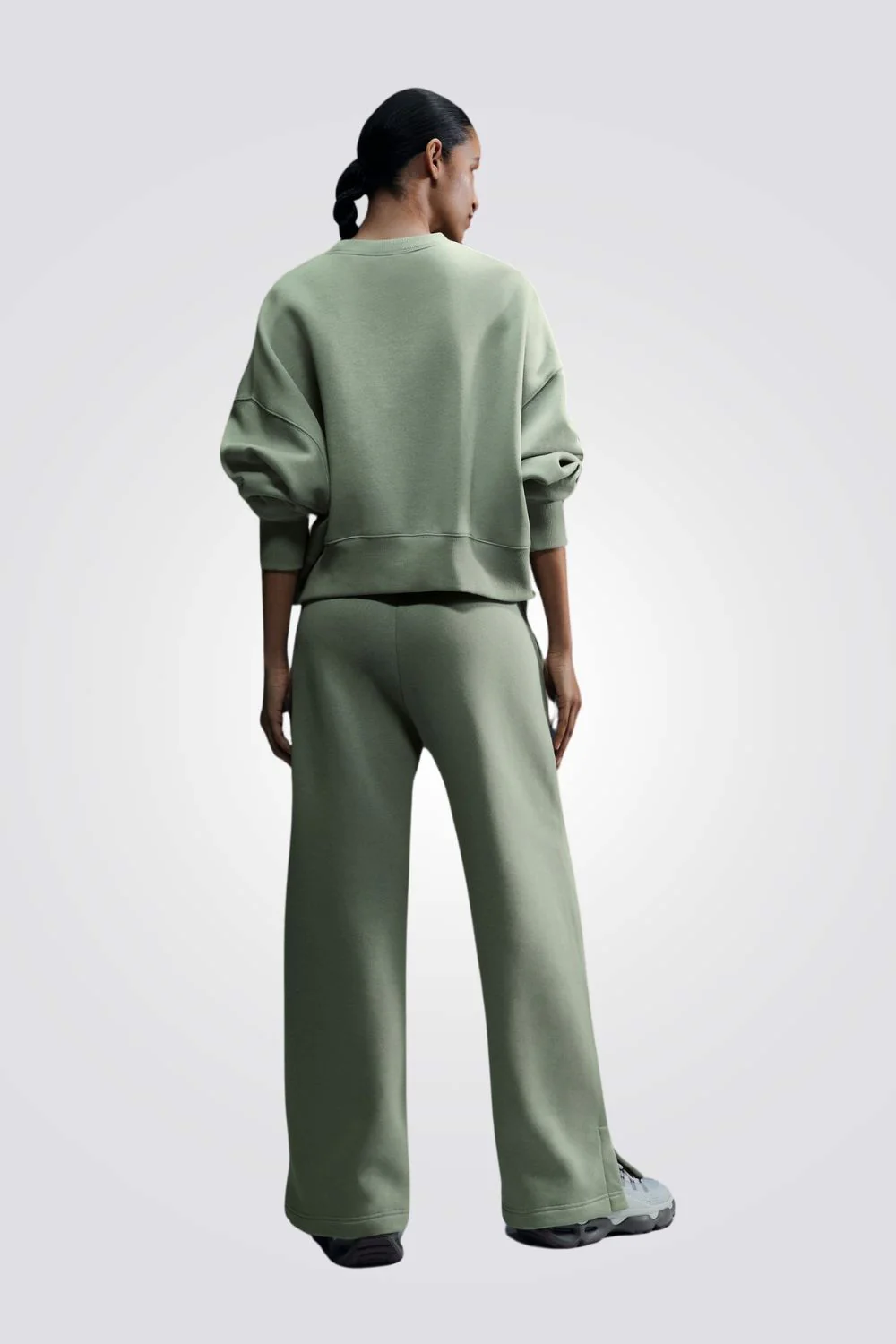 סווטשירט לנשים Sportswear Phoenix Fleece בצבע ירוק NIKE - Image 2