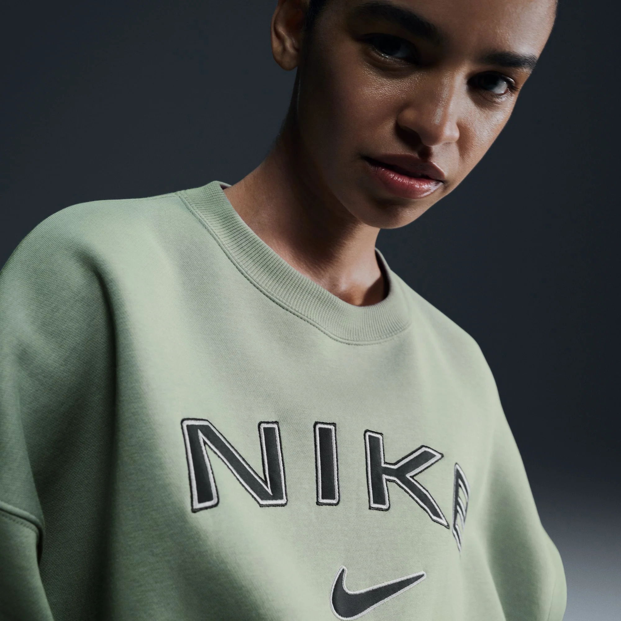 סווטשירט לנשים Sportswear Phoenix Fleece בצבע ירוק NIKE - Image 5