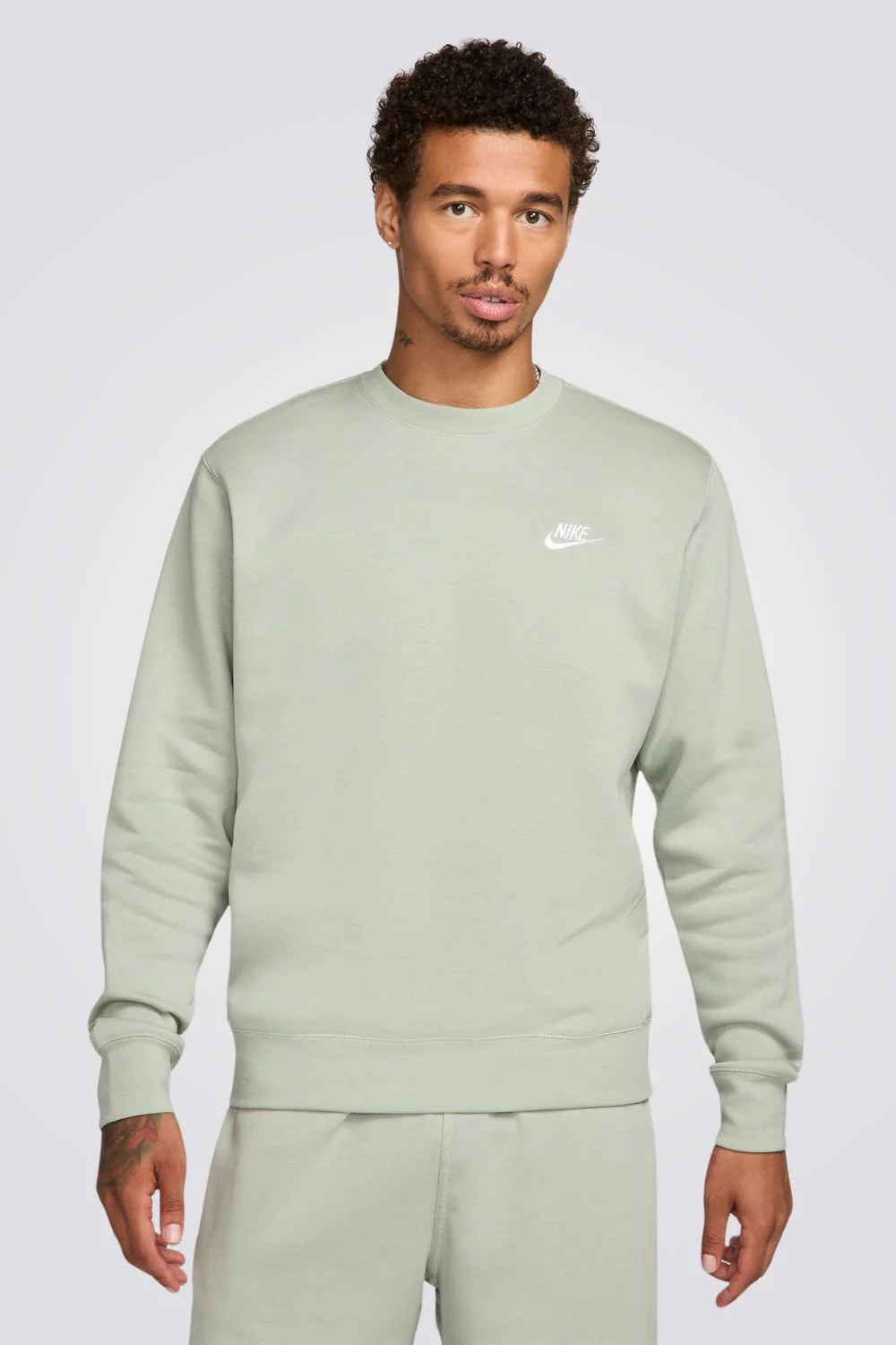 סווטשירט לגברים Sportswear Club Fleece בצבע ירוק בהיר