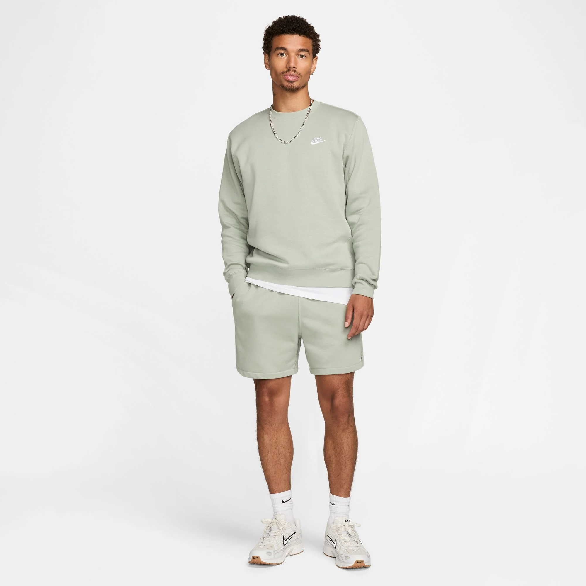 סווטשירט לגברים Sportswear Club Fleece בצבע ירוק בהיר - Image 3