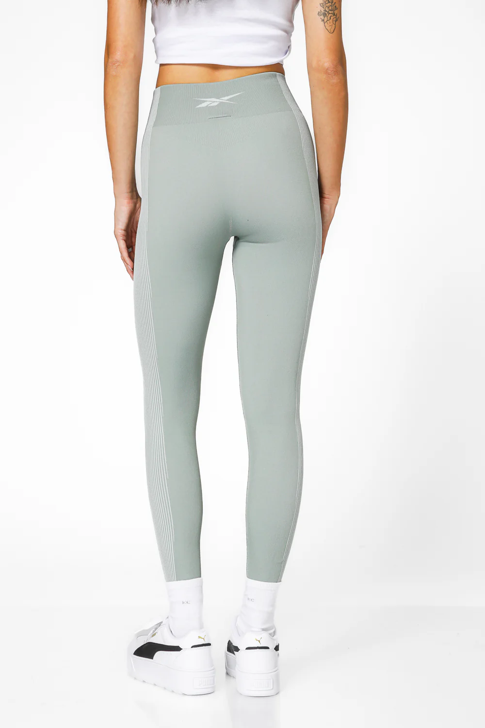 טייץ YOGA HR SEAMLES בצבע ירוק בהיר - Image 2