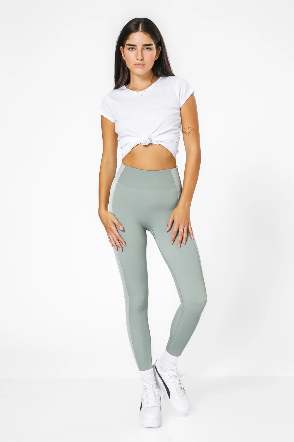 טייץ YOGA HR SEAMLES בצבע ירוק בהיר - Image 3